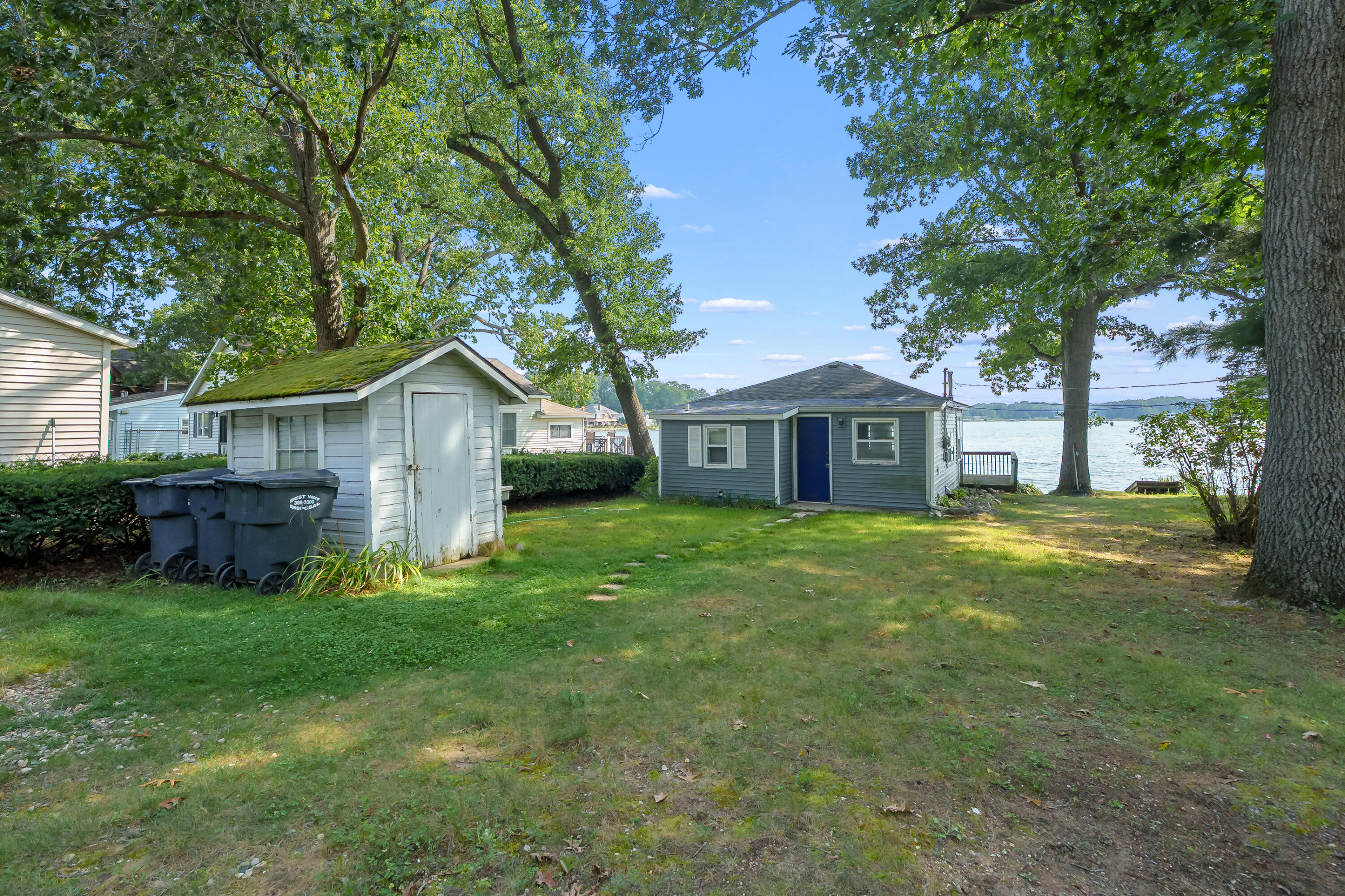 1078 N Eagle Lake Drive Kalamazoo MI 49009