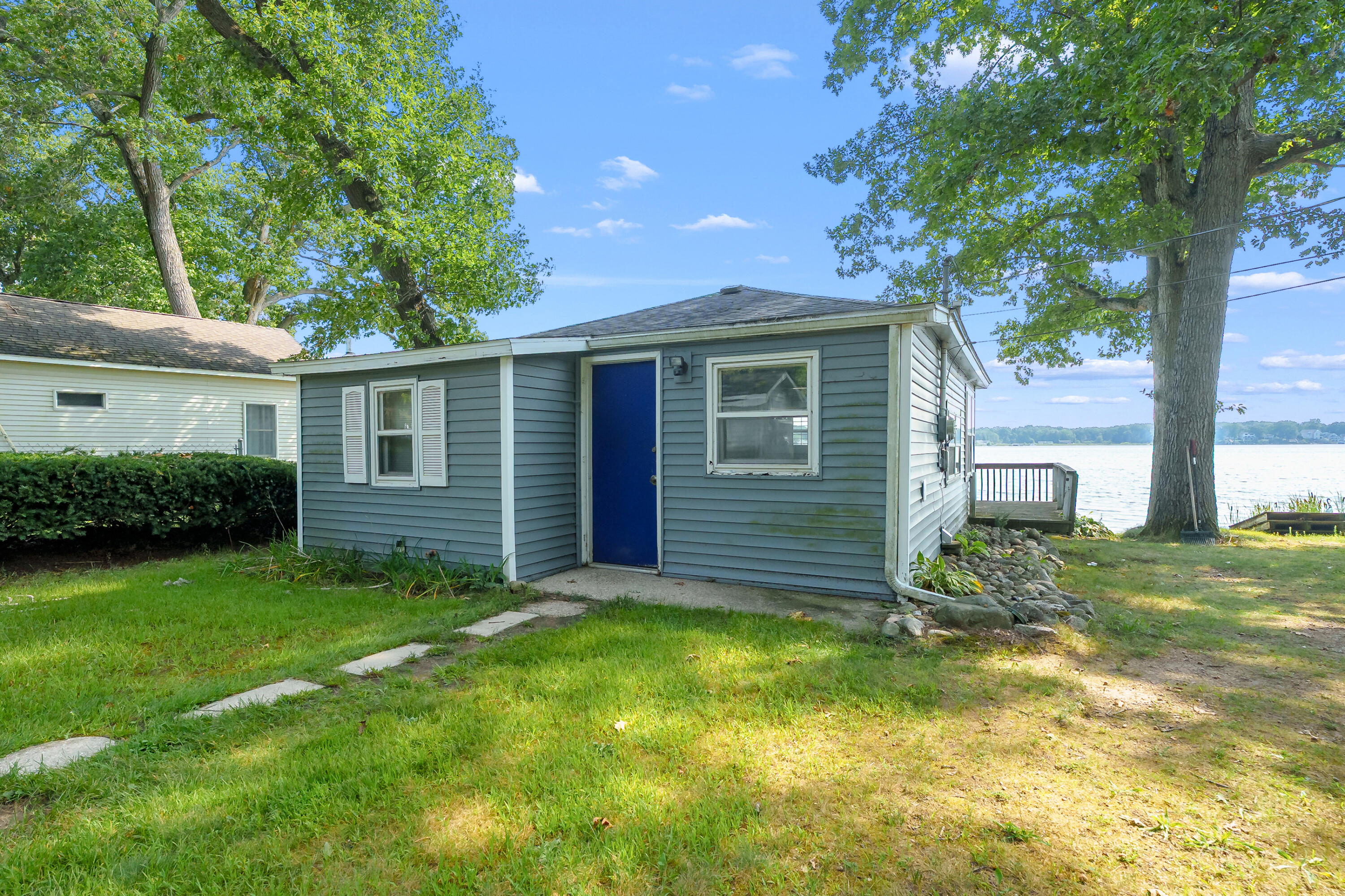 1078 N Eagle Lake Drive Kalamazoo MI 49009
