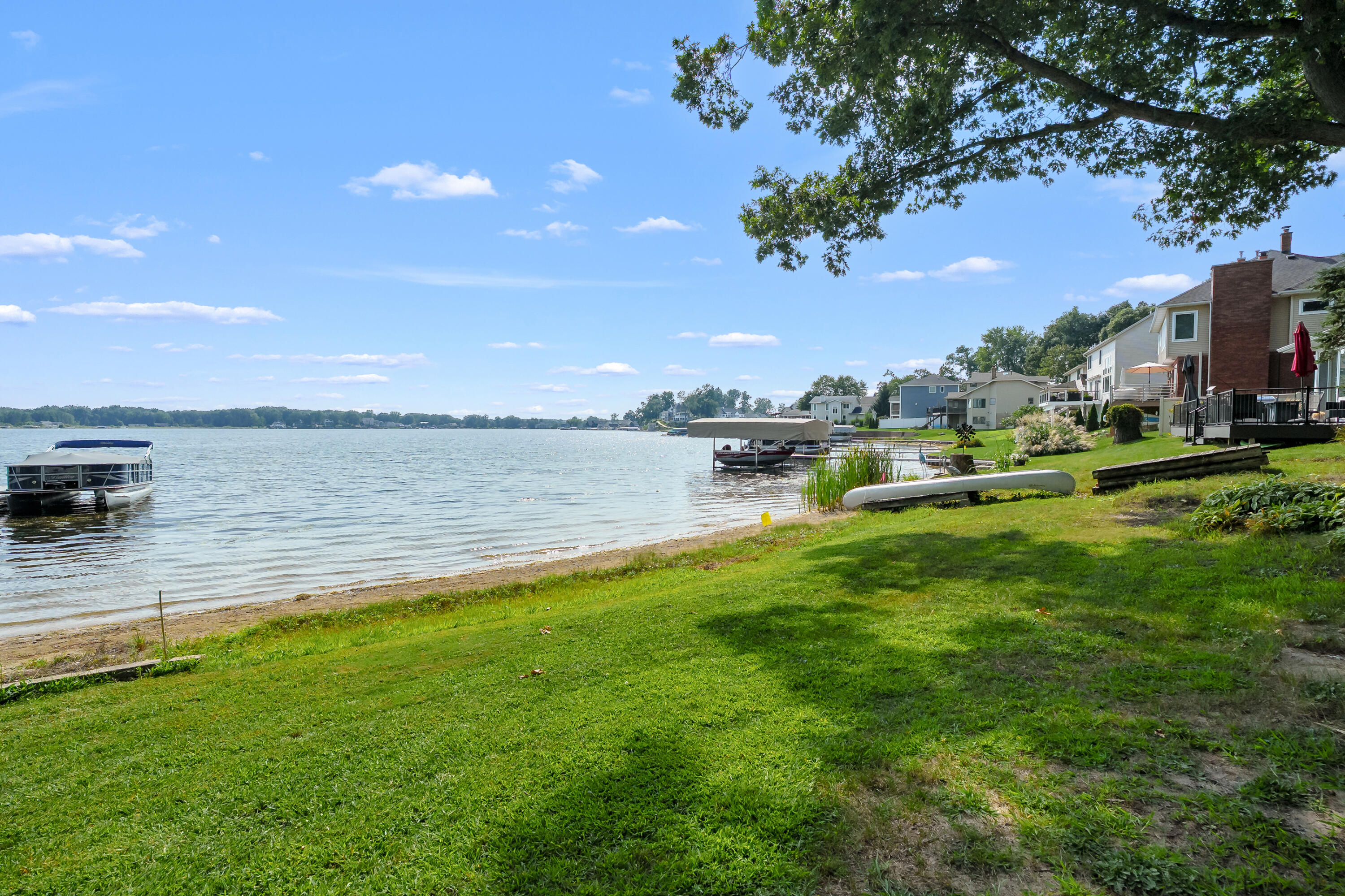 1078 N Eagle Lake Drive Kalamazoo MI 49009