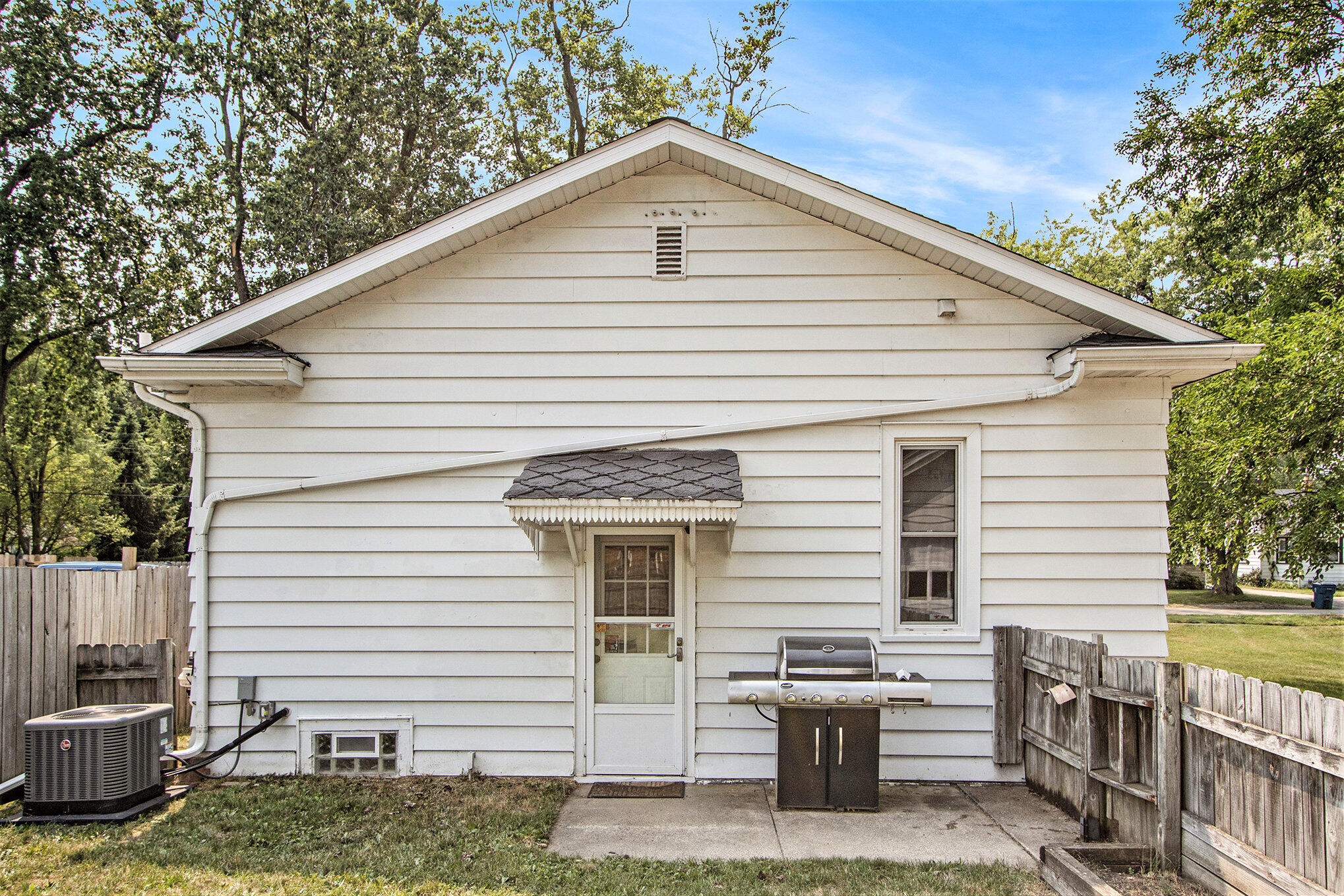 914 Dayton Avenue Kalamazoo MI 49048
