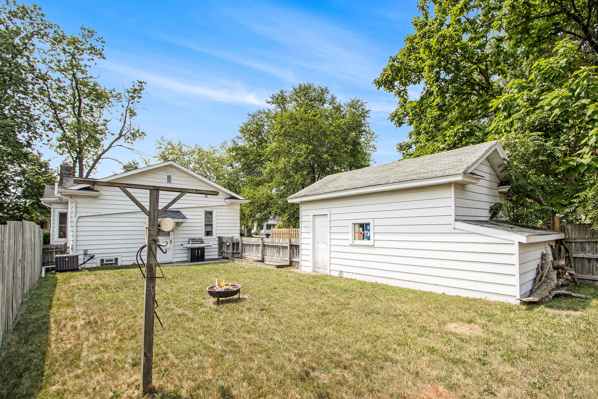914 Dayton Avenue Kalamazoo MI 49048