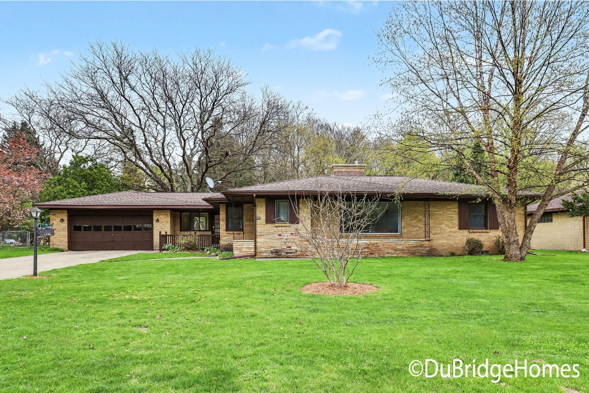 1936 Orchard Lane NE Grand Rapids MI 49505