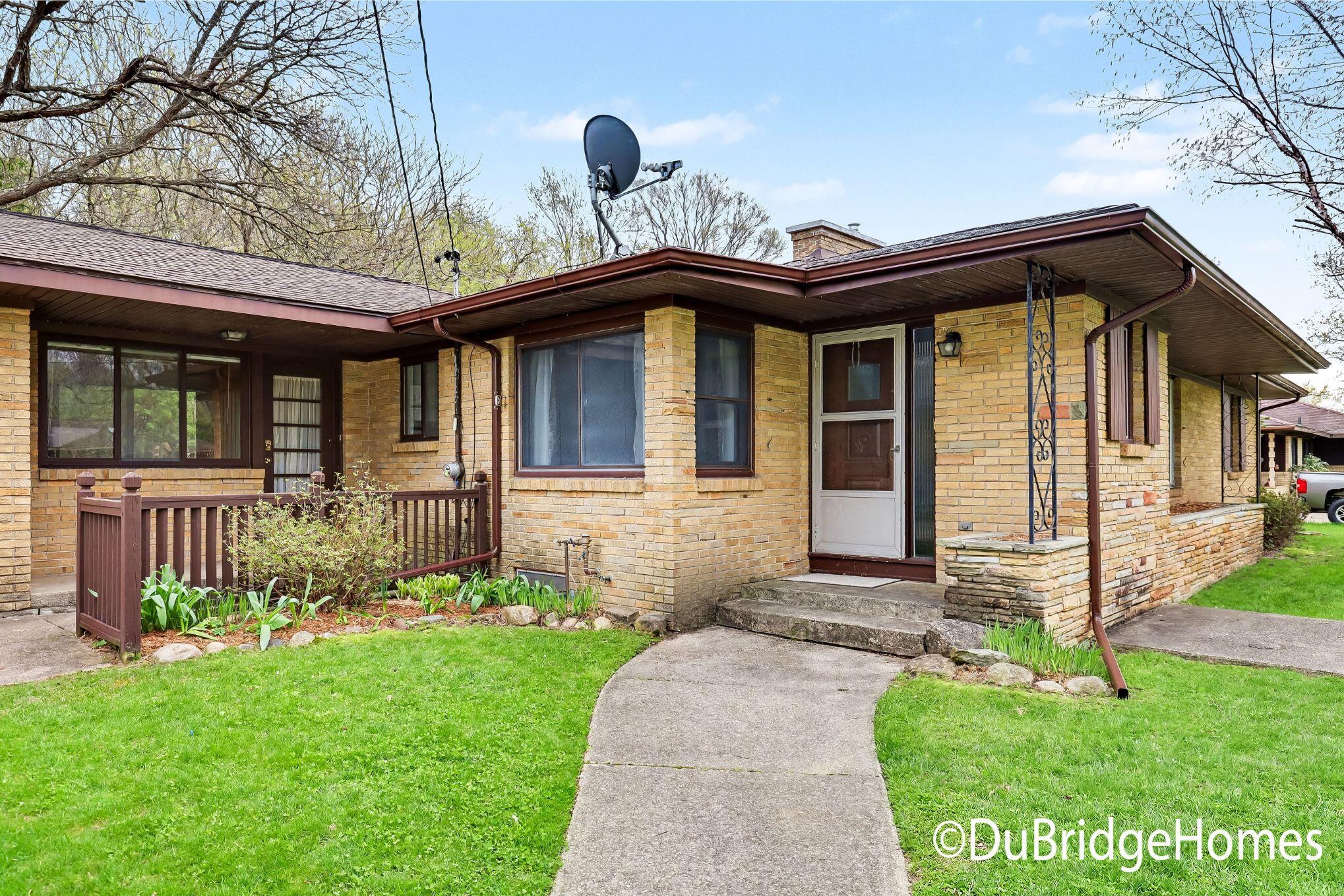 1936 Orchard Lane NE Grand Rapids MI 49505