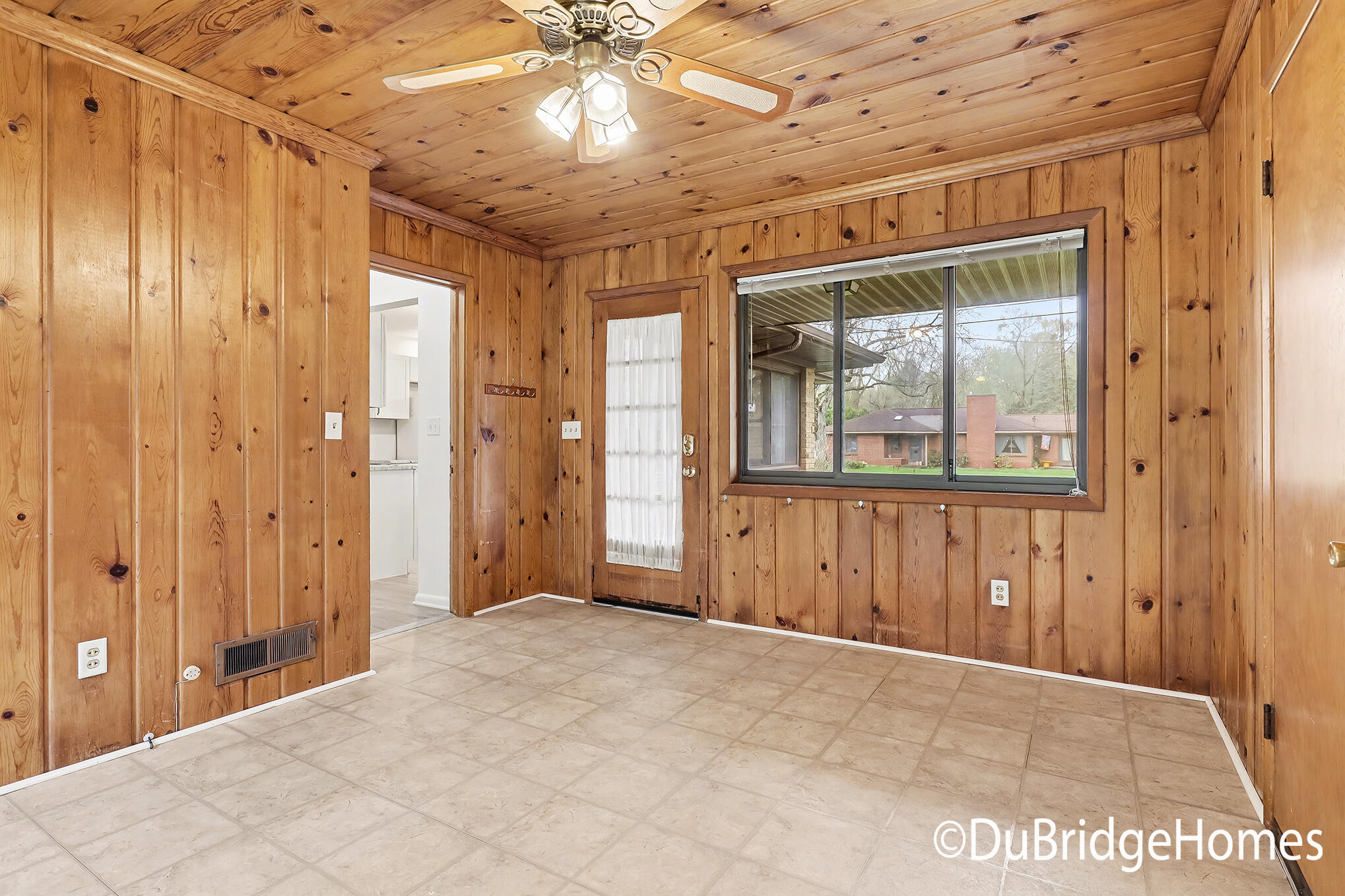 1936 Orchard Lane NE Grand Rapids MI 49505