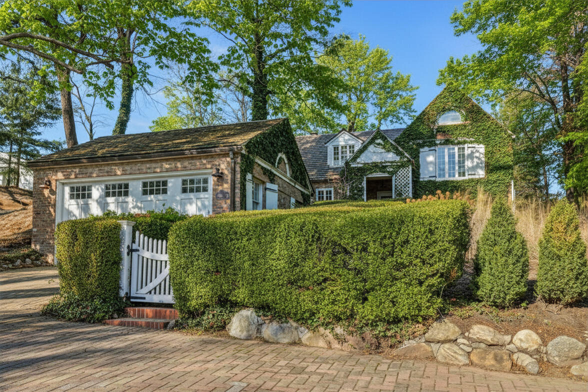 502 Marquette Drive New Buffalo MI 49117