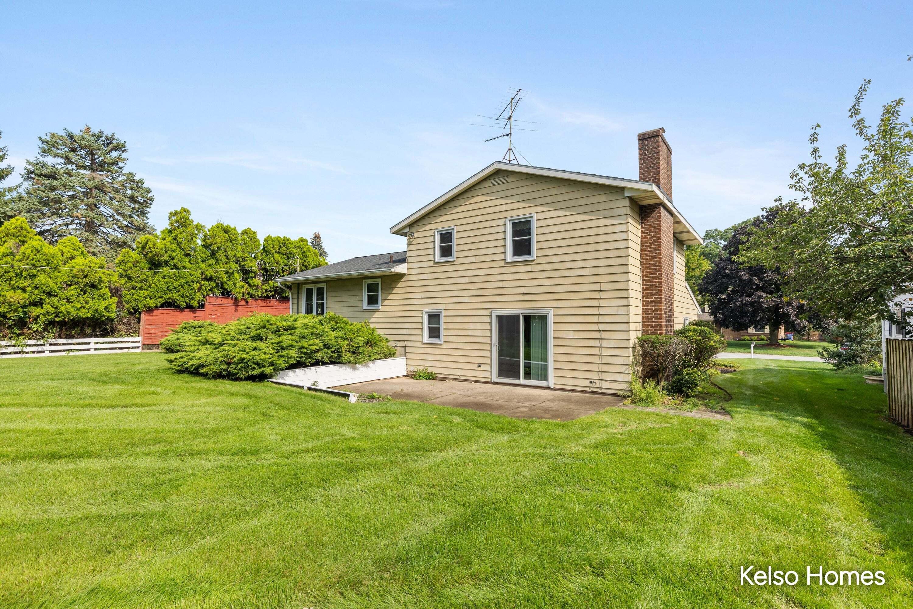 1704 Millbank Street SE Grand Rapids MI 49508