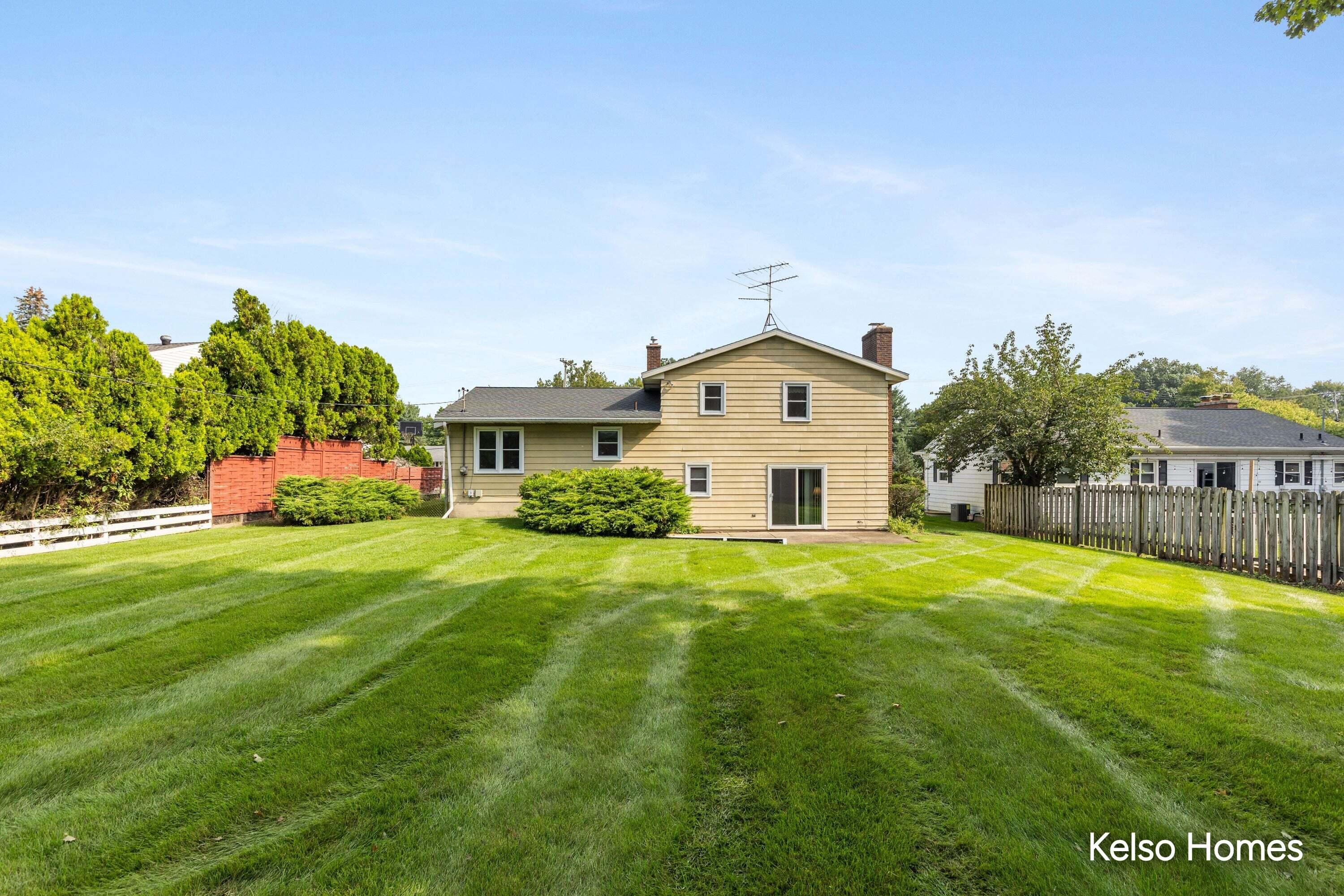 1704 Millbank Street SE Grand Rapids MI 49508