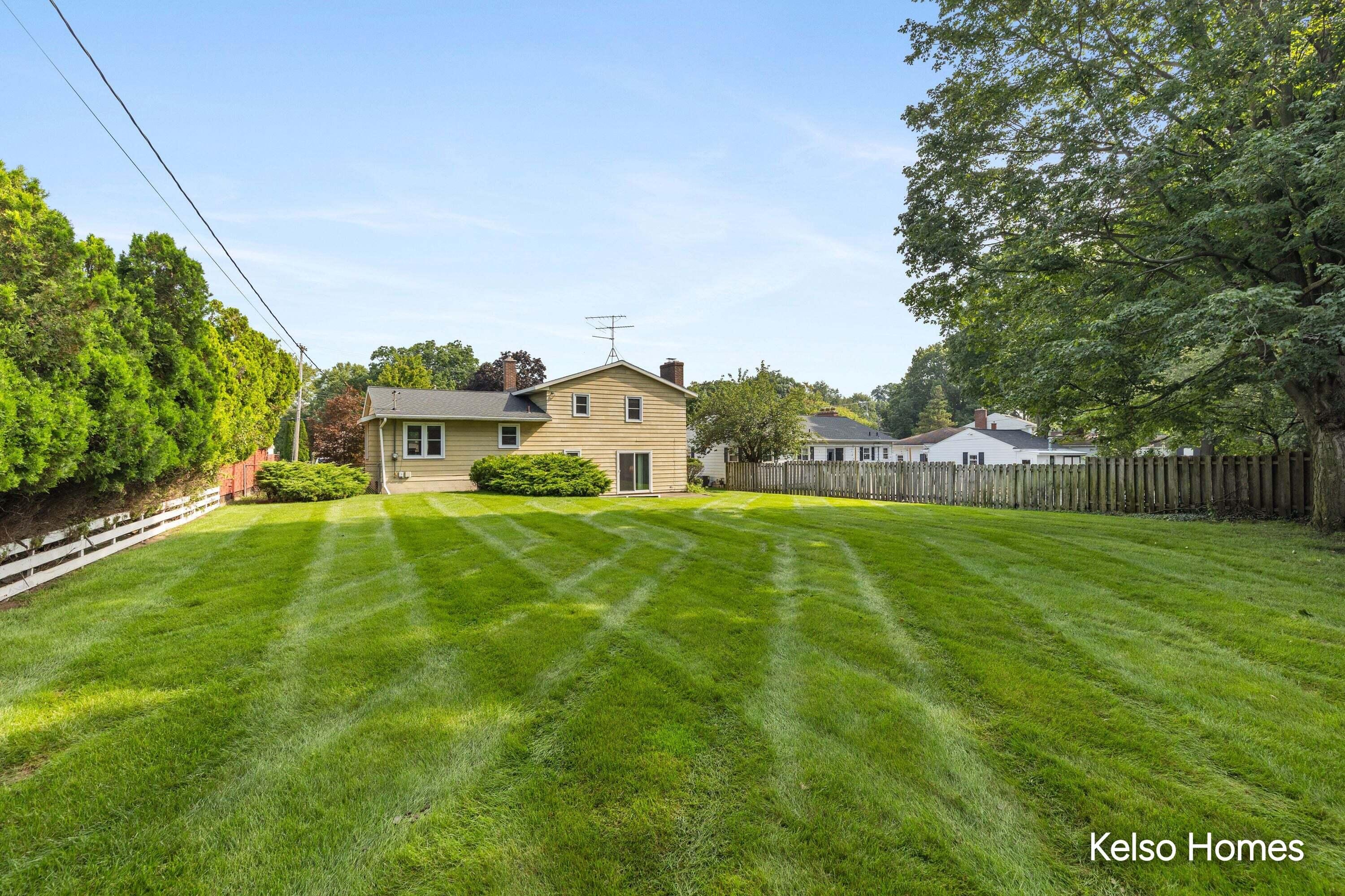 1704 Millbank Street SE Grand Rapids MI 49508