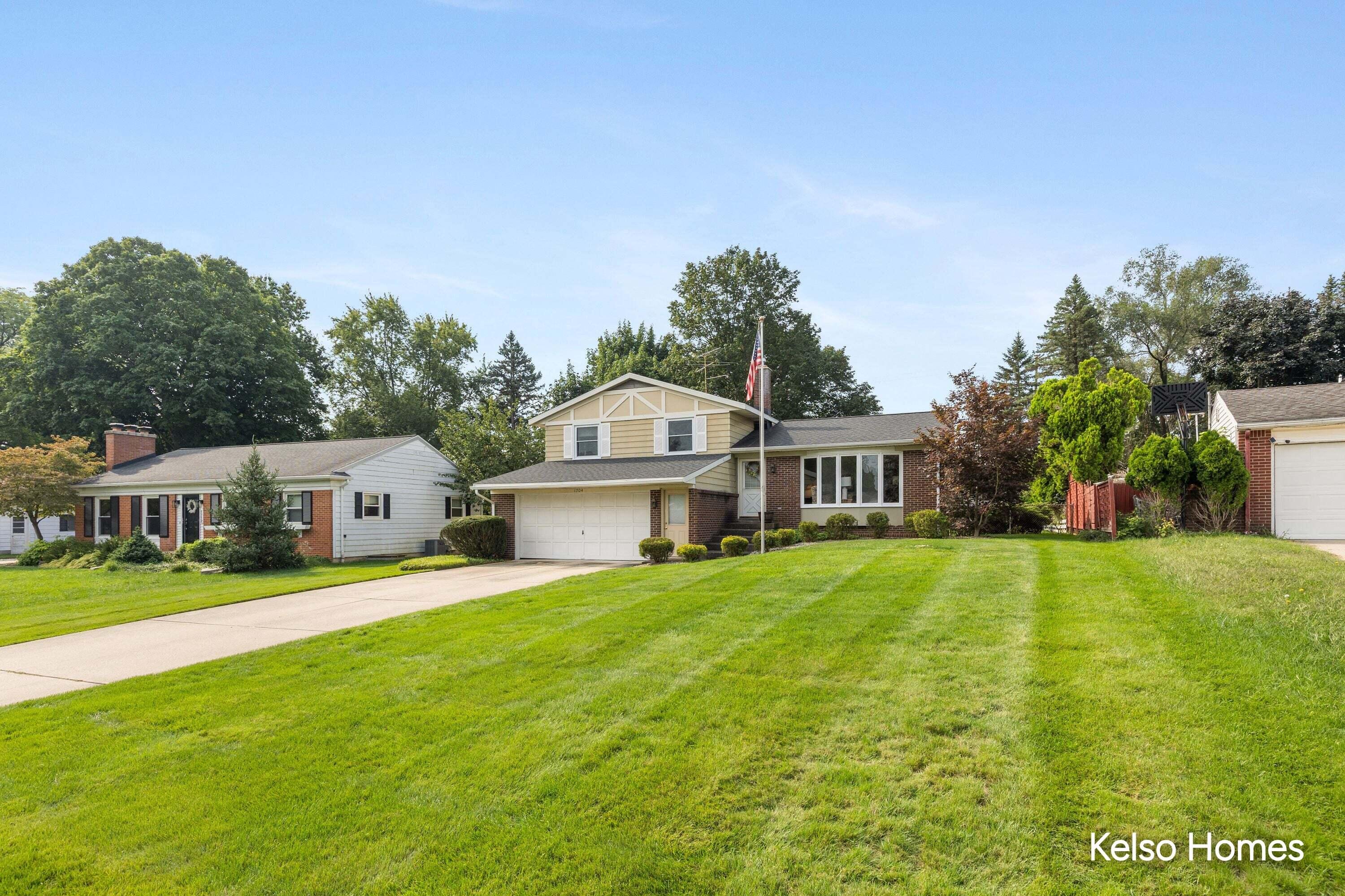 1704 Millbank Street SE Grand Rapids MI 49508