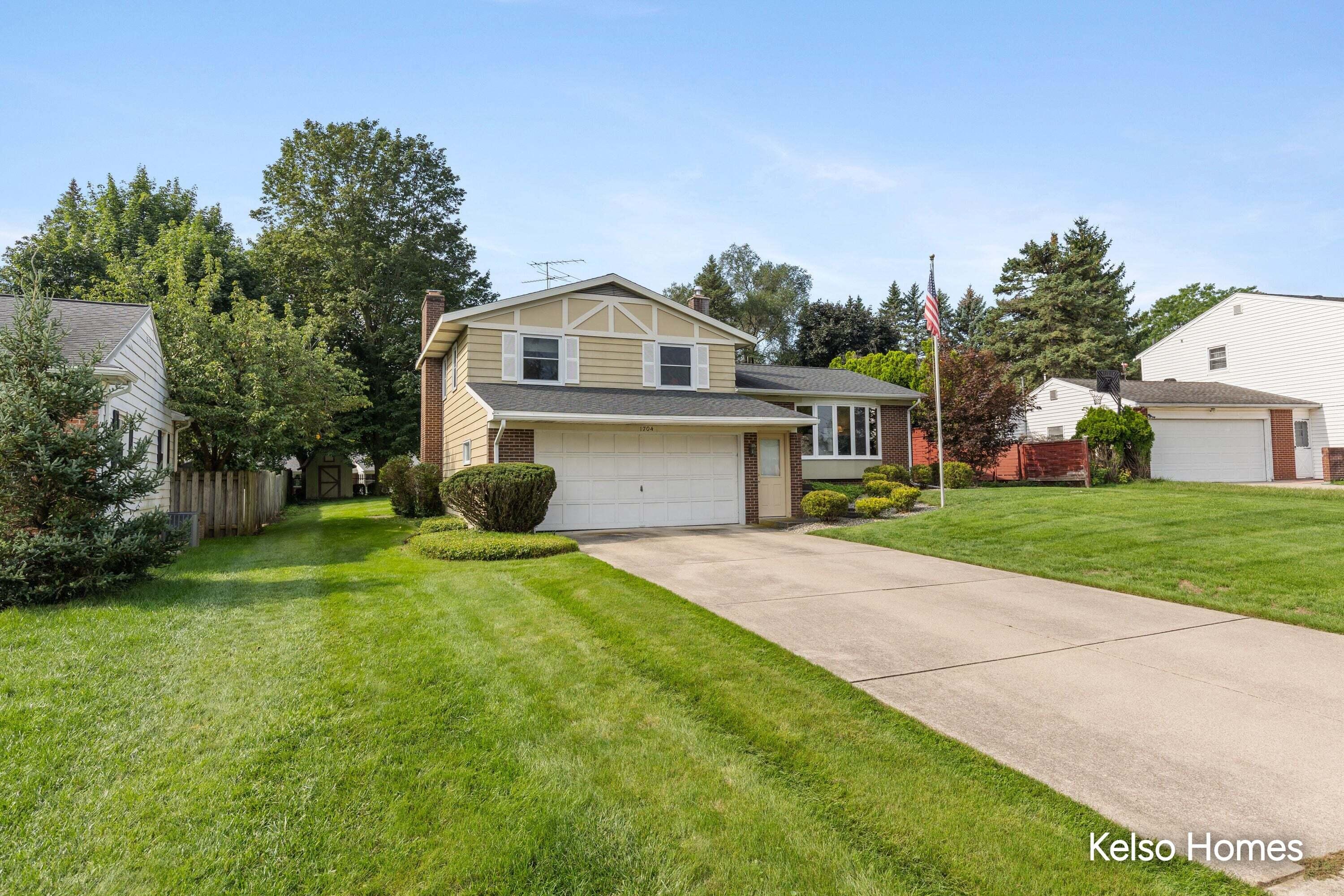 1704 Millbank Street SE Grand Rapids MI 49508