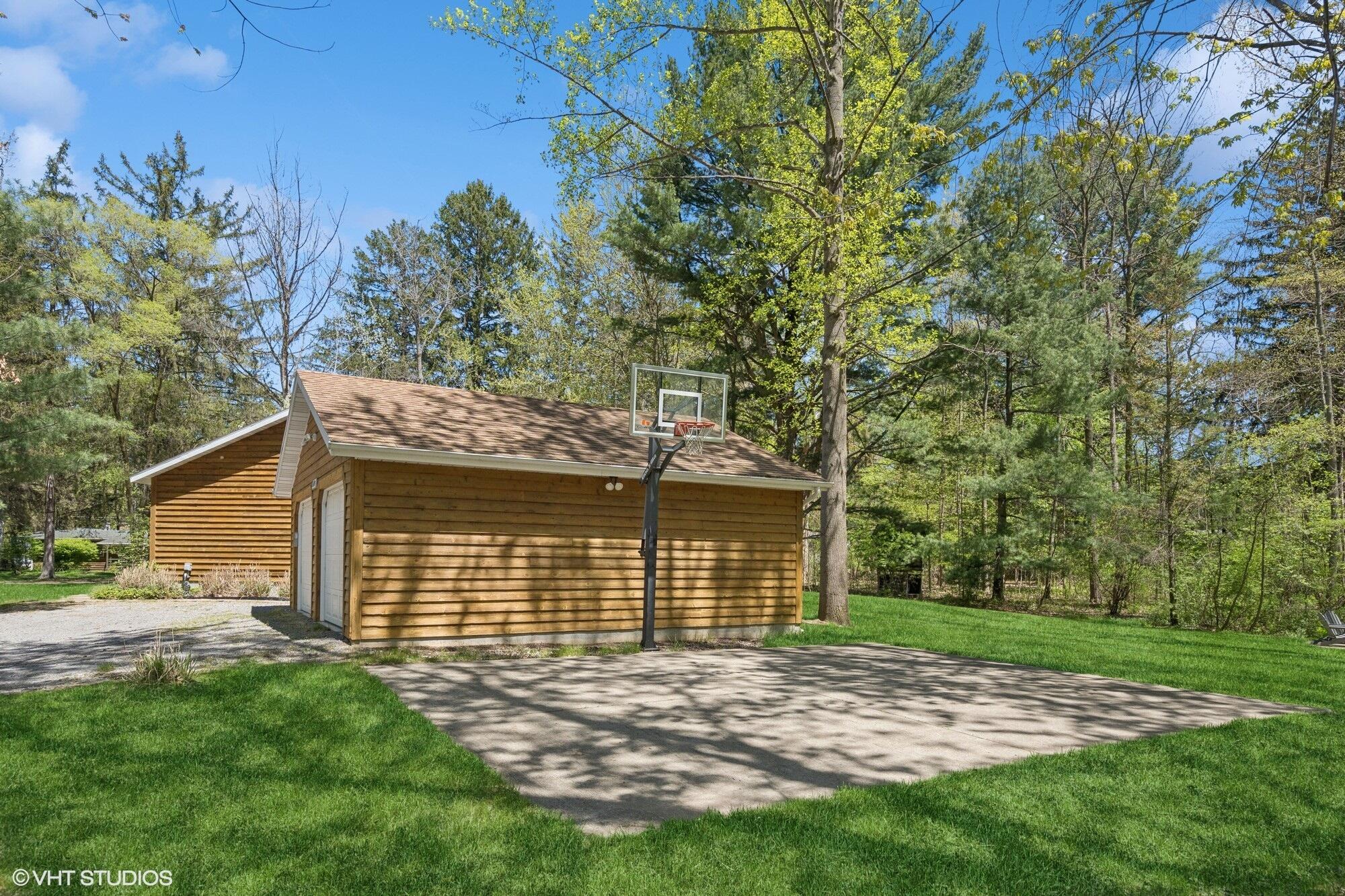 6490 E Chikaming Sawyer MI 49125