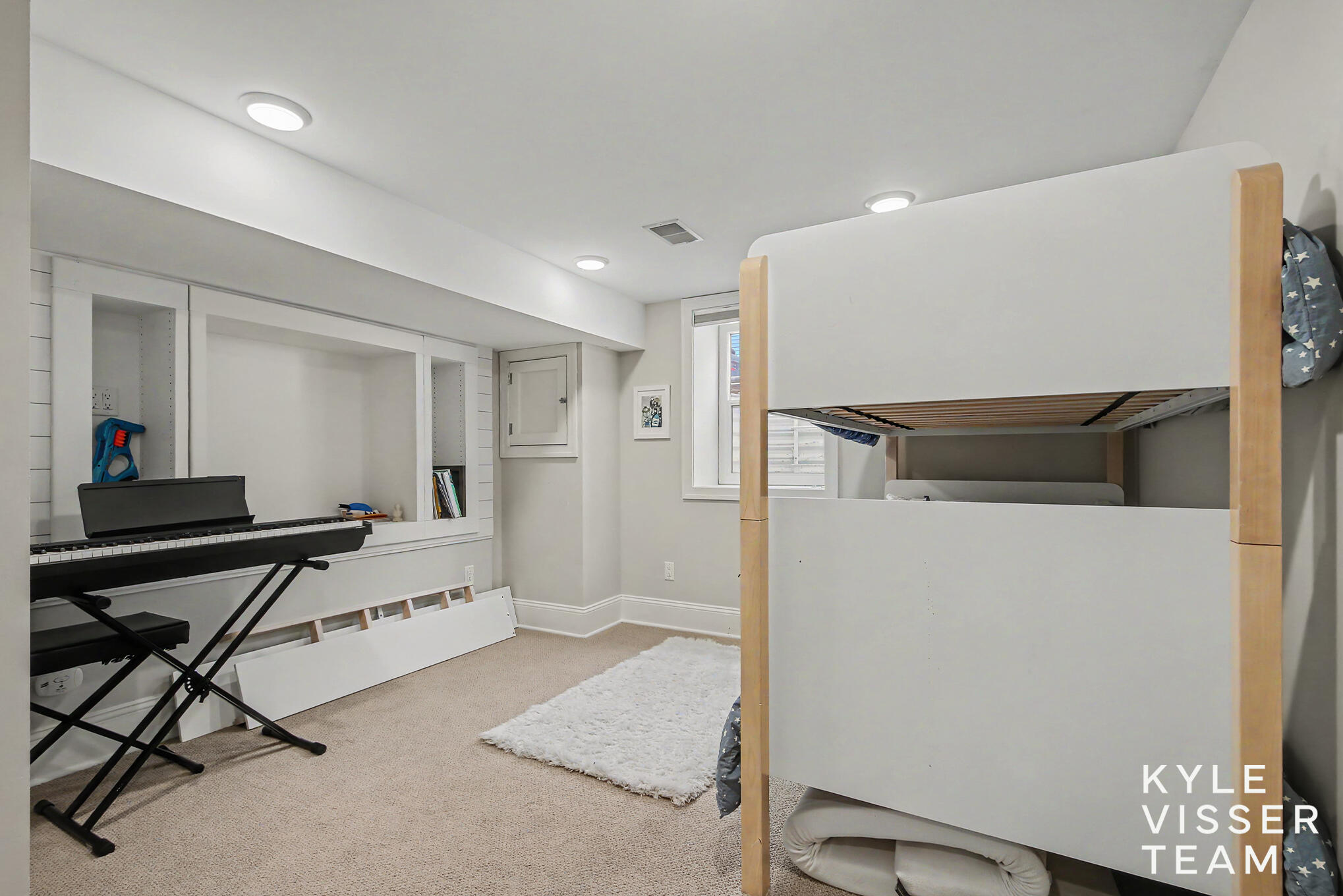 560 Laurel Avenue SE East Grand Rapids MI 49506