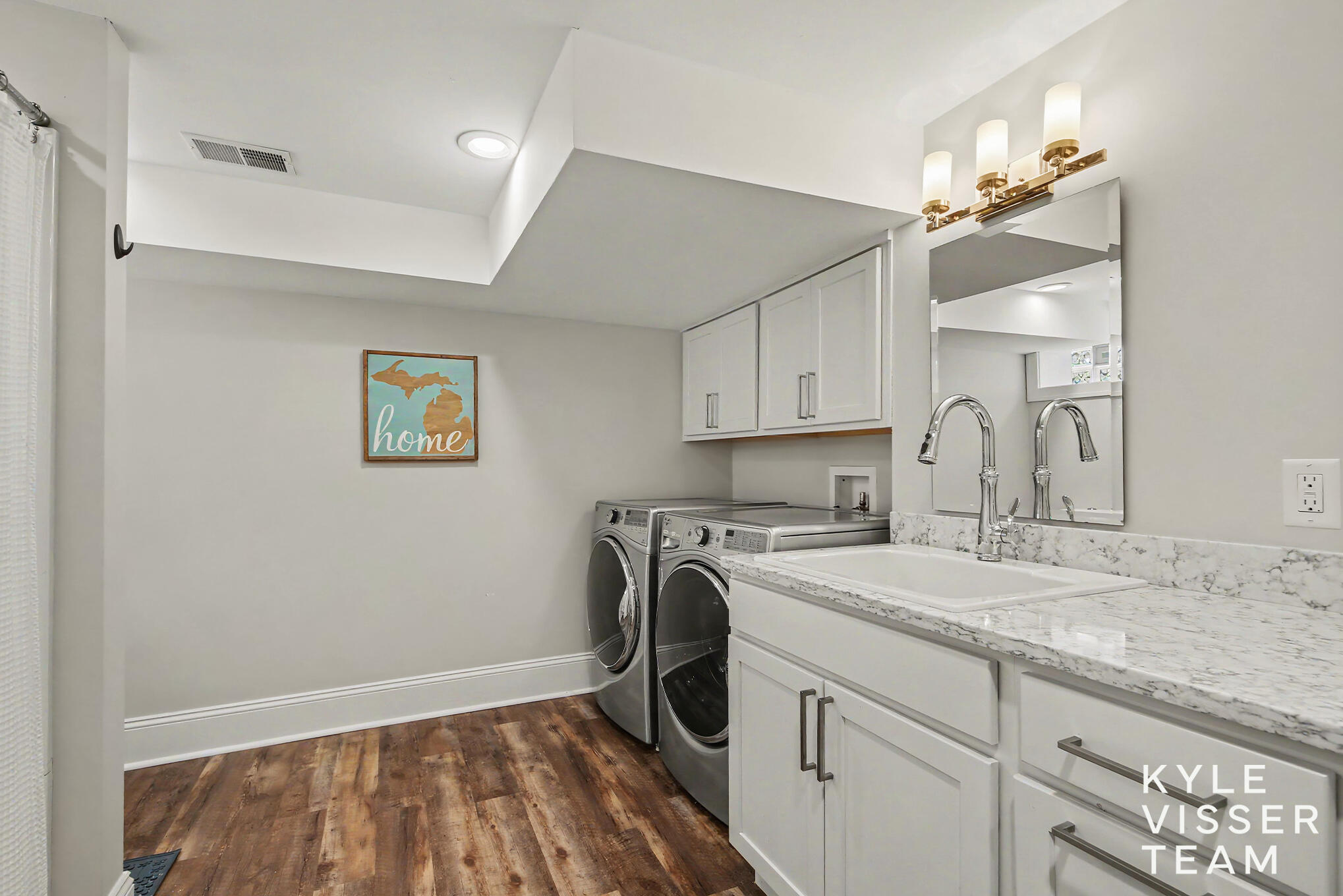 560 Laurel Avenue SE East Grand Rapids MI 49506