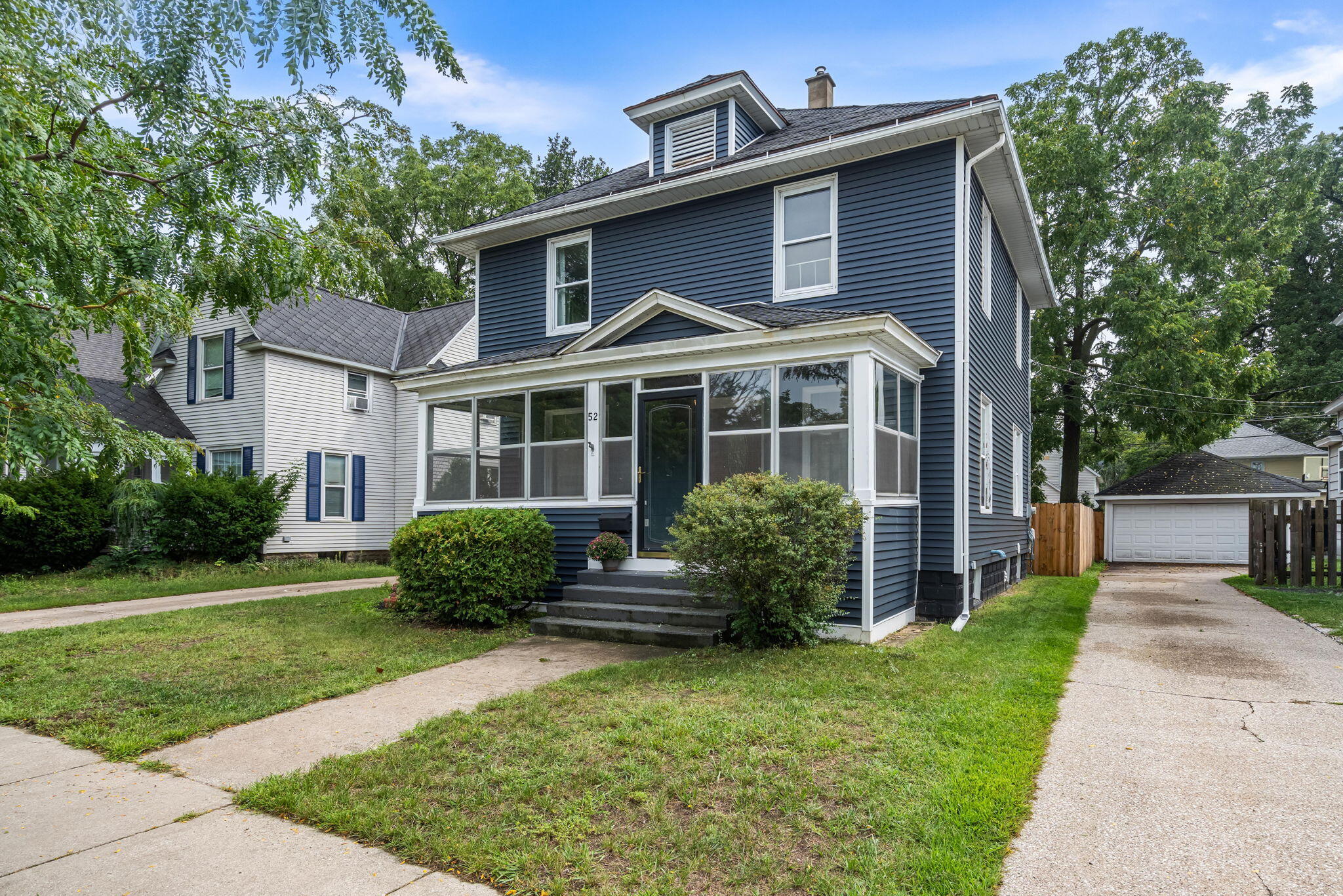 52 W 17th Street Holland MI 49423