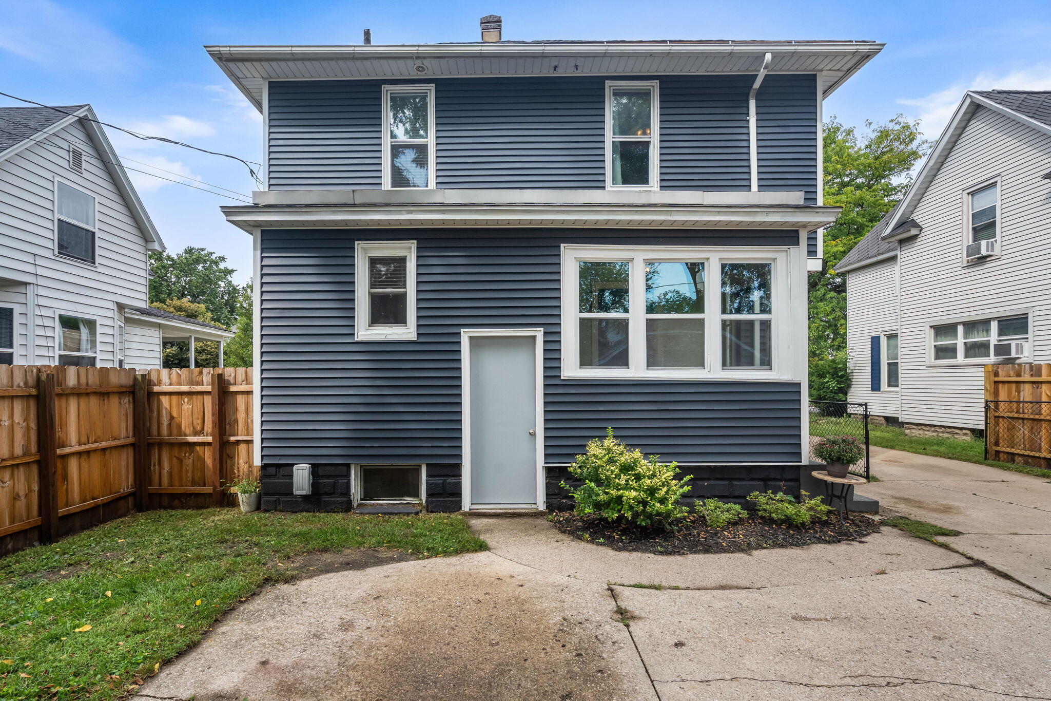 52 W 17th Street Holland MI 49423