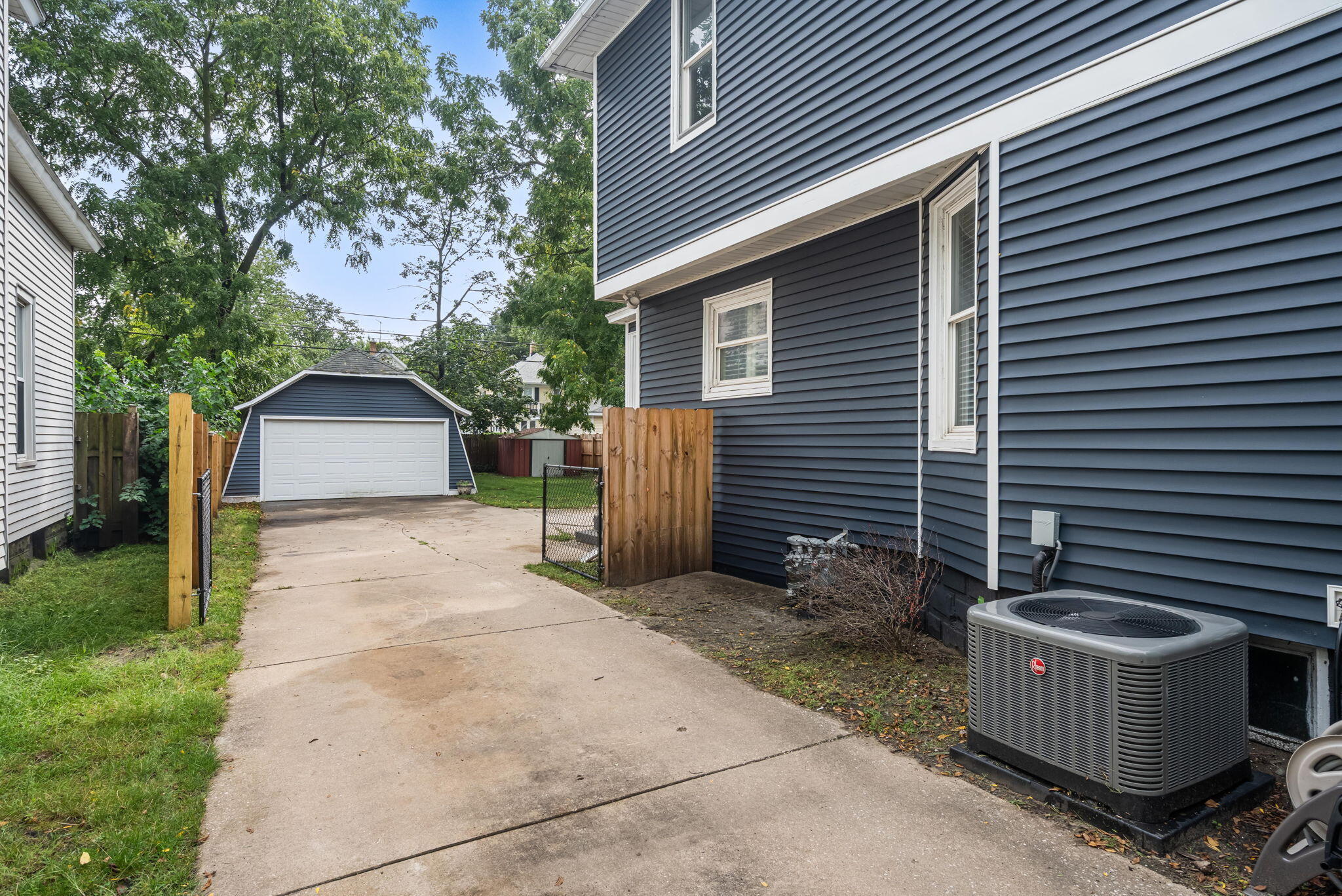 52 W 17th Street Holland MI 49423