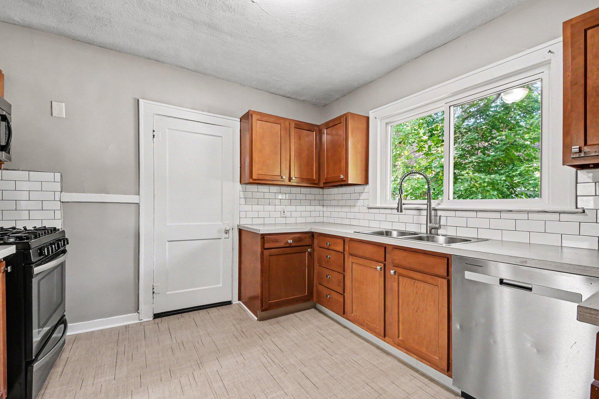 1735 Kalamazoo Avenue SE Grand Rapids MI 49507
