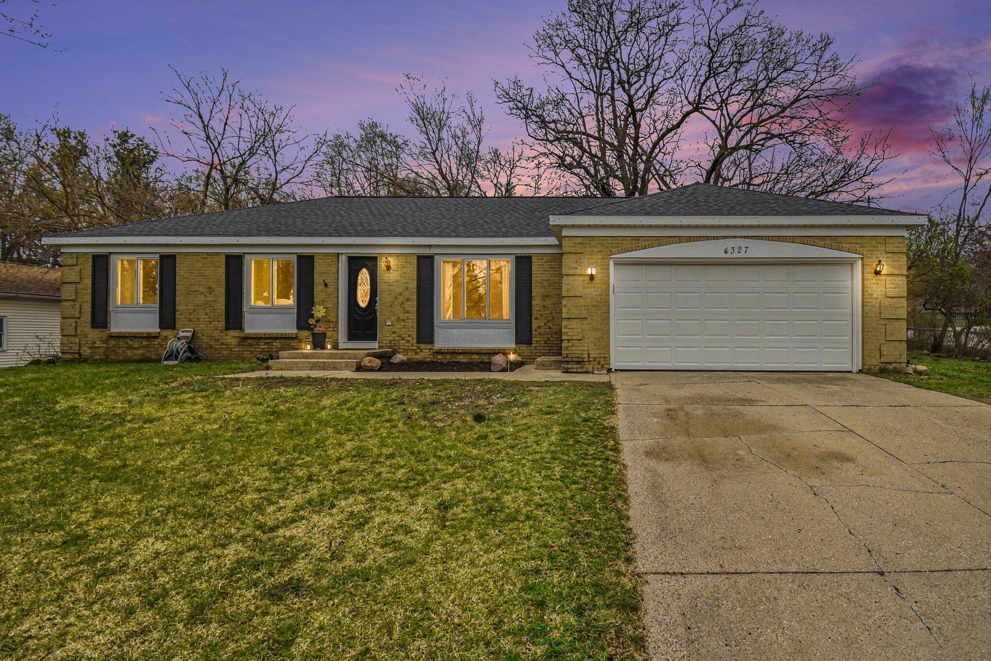 4327 Rezen Court NE Rockford MI 49341