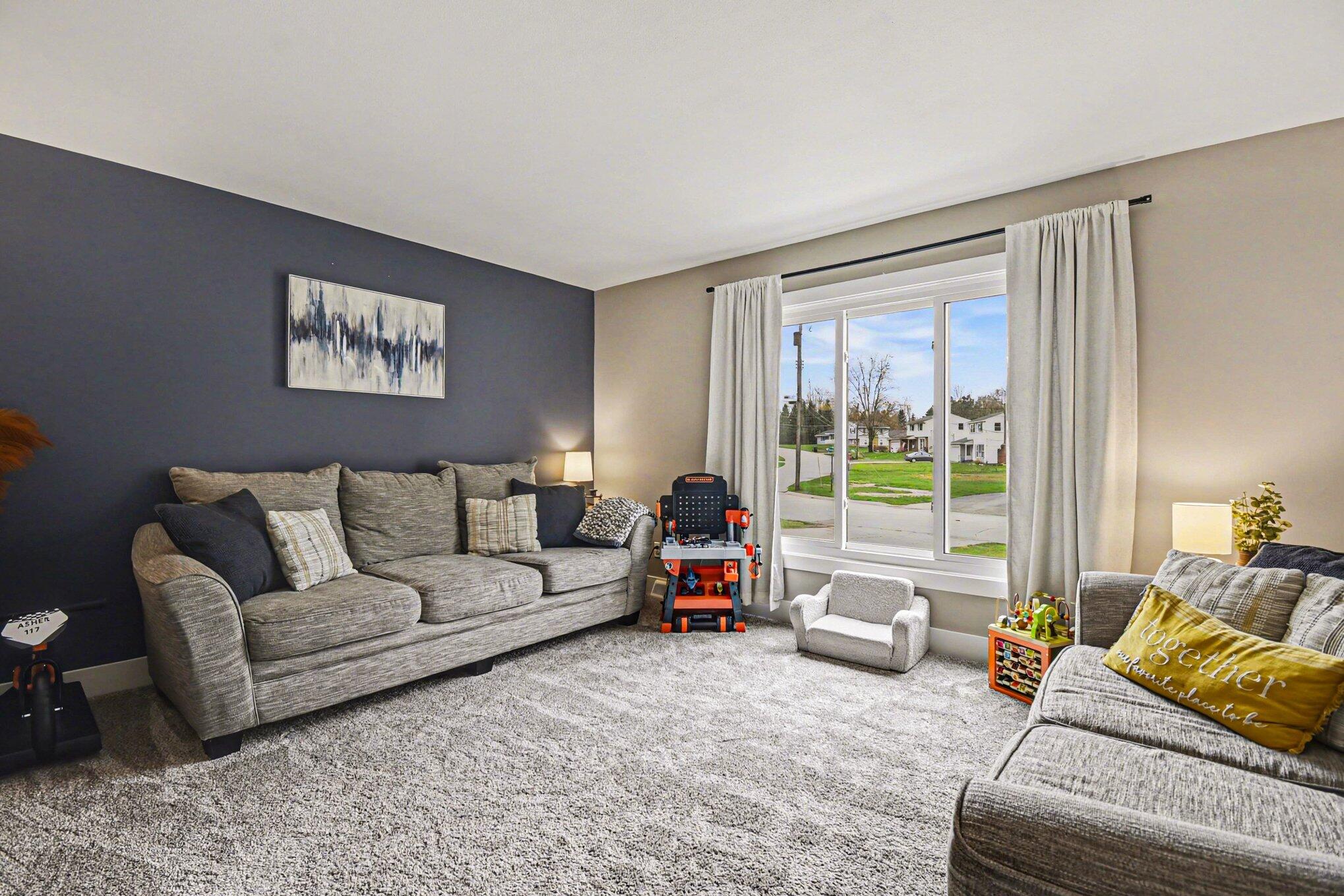 4327 Rezen Court NE Rockford MI 49341