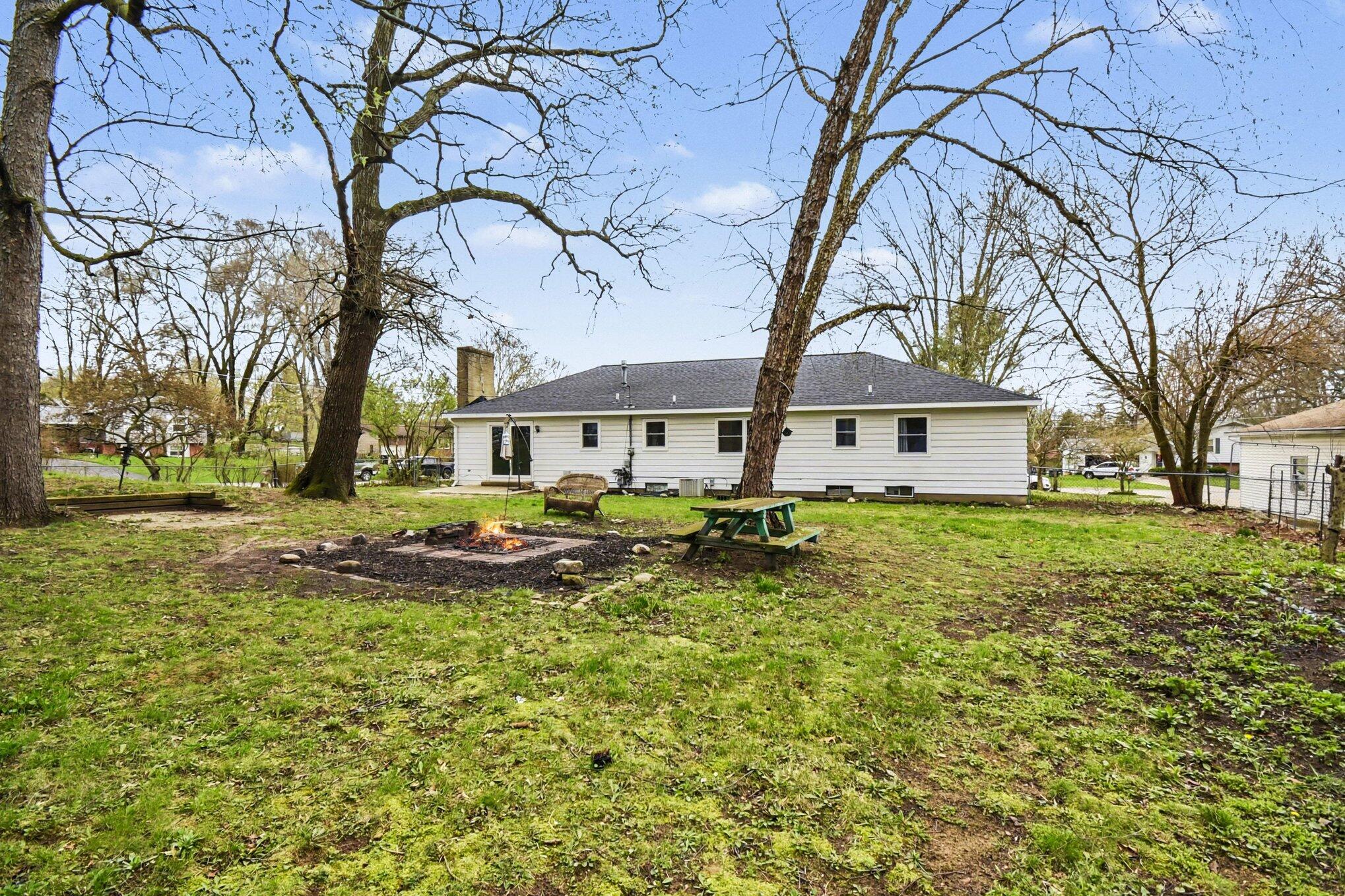 4327 Rezen Court NE Rockford MI 49341