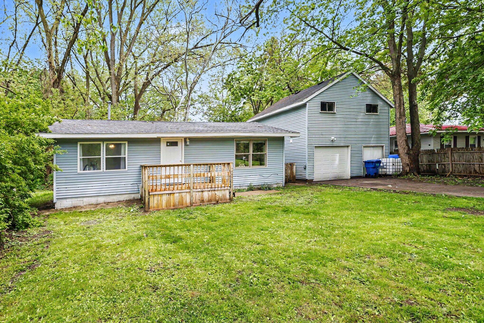 1585 Leeds Avenue Benton Harbor MI 49022