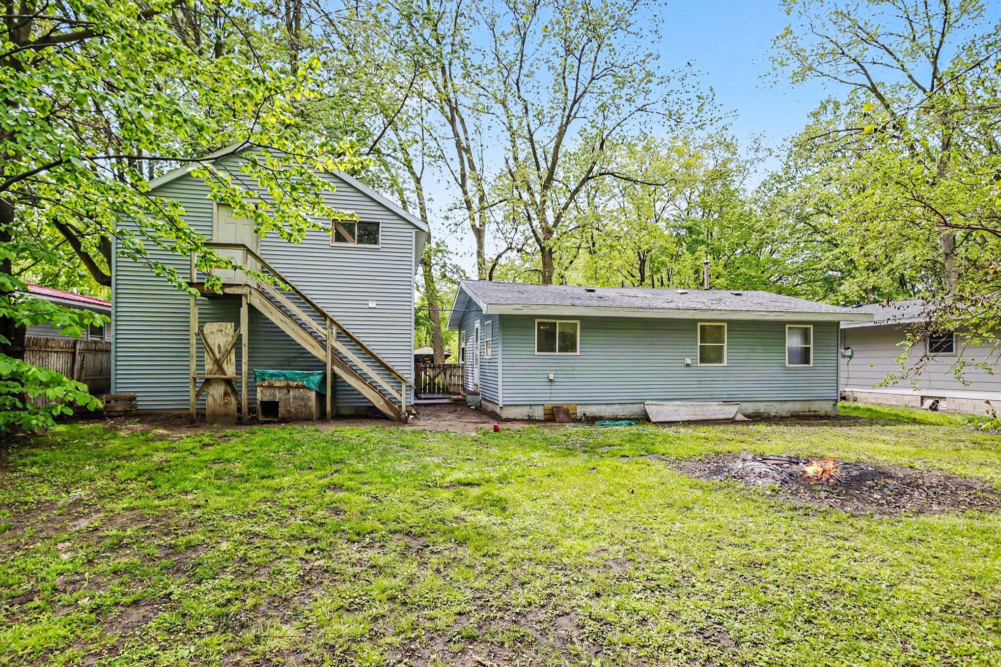 1585 Leeds Avenue Benton Harbor MI 49022