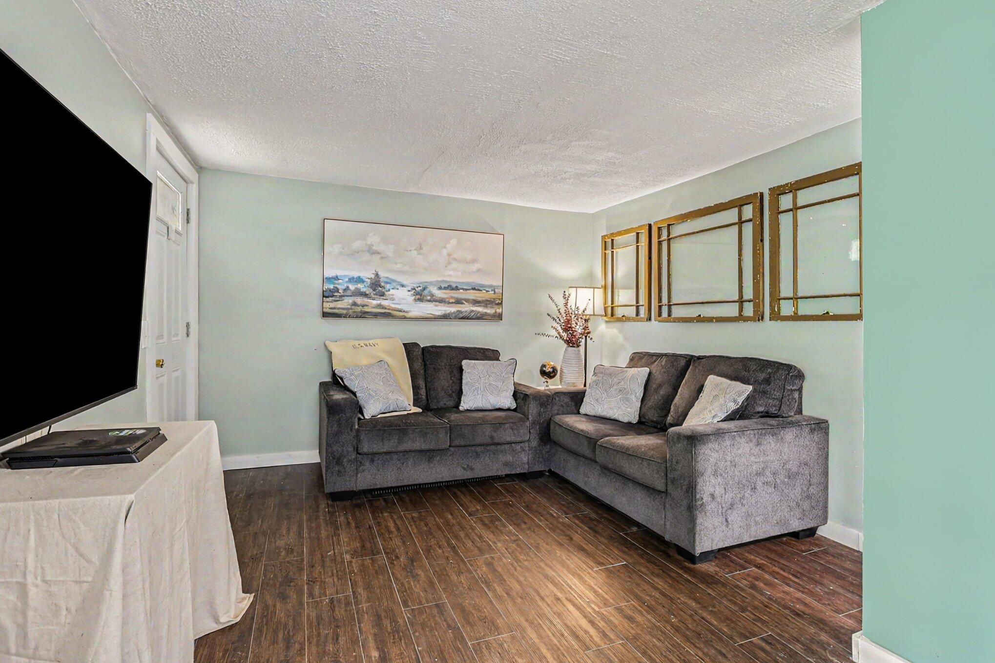 1585 Leeds Avenue Benton Harbor MI 49022