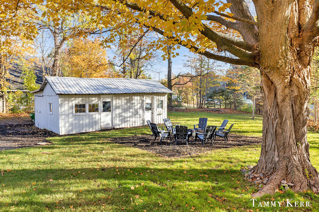 445 S Maple Street Saugatuck MI 49453