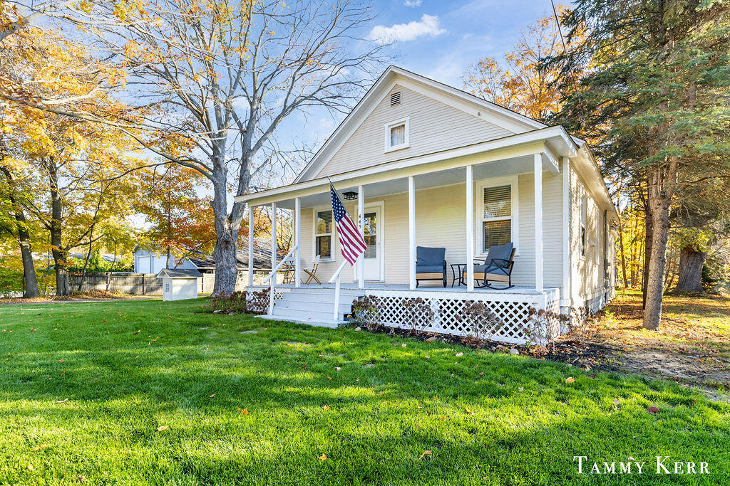 445 S Maple Street Saugatuck MI 49453