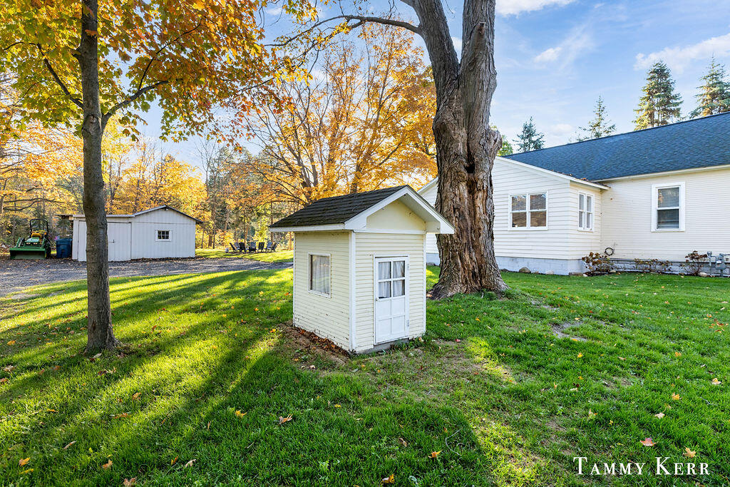 445 S Maple Street Saugatuck MI 49453
