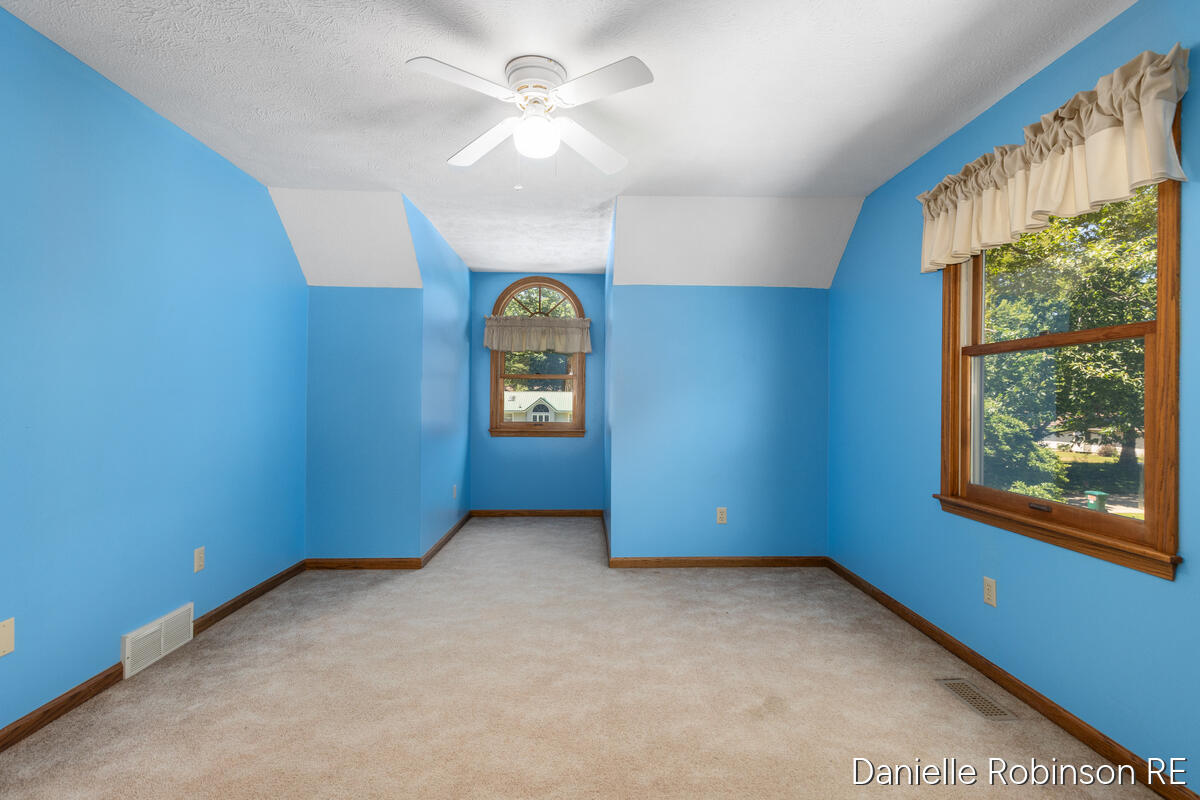 4260 Niles Avenue Holland MI 49424