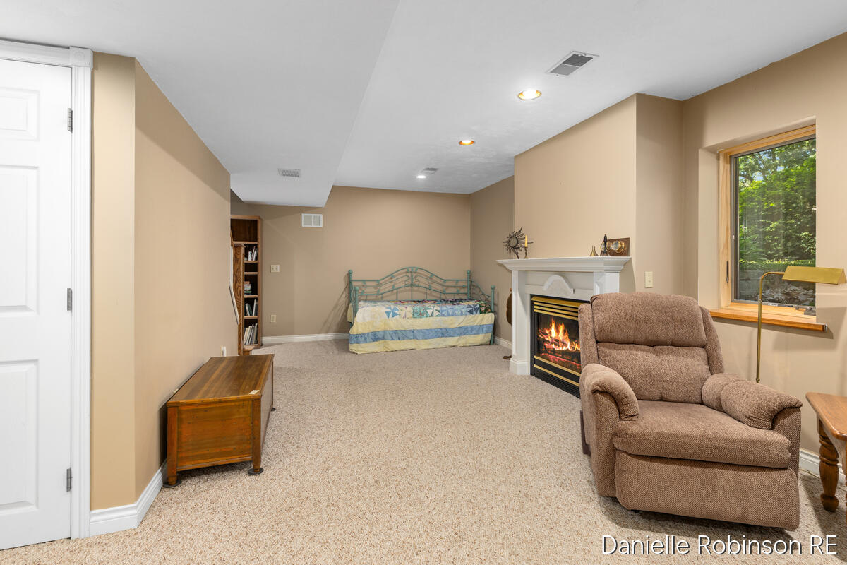 4260 Niles Avenue Holland MI 49424