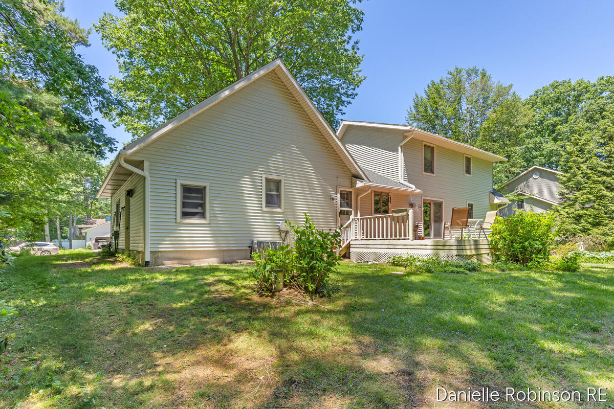 4260 Niles Avenue Holland MI 49424