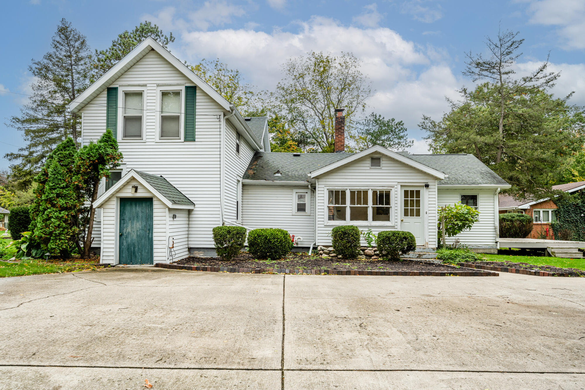 2481 W John Beers Road Stevensville MI 49127
