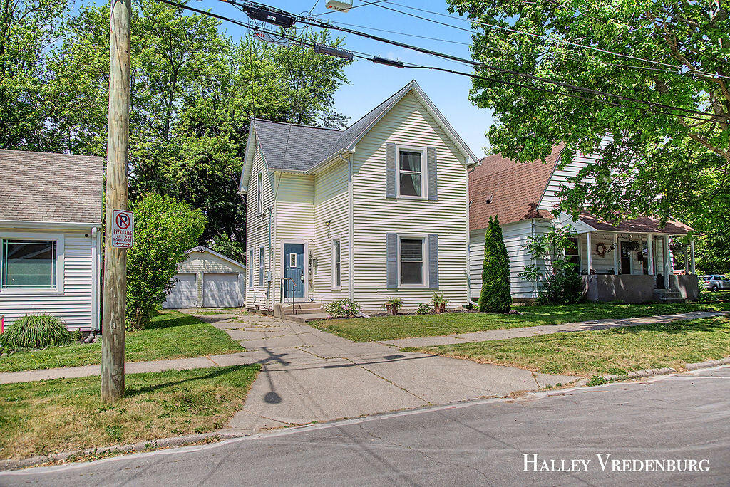 1323 Ashland Avenue NE Grand Rapids MI 49505