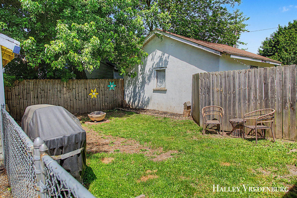 1323 Ashland Avenue NE Grand Rapids MI 49505