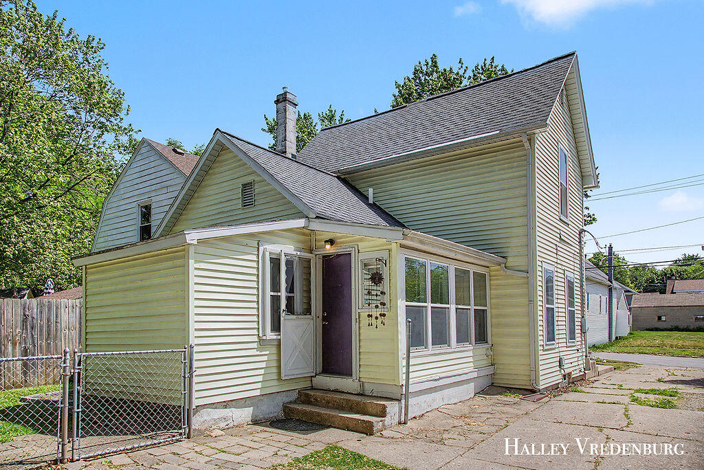 1323 Ashland Avenue NE Grand Rapids MI 49505