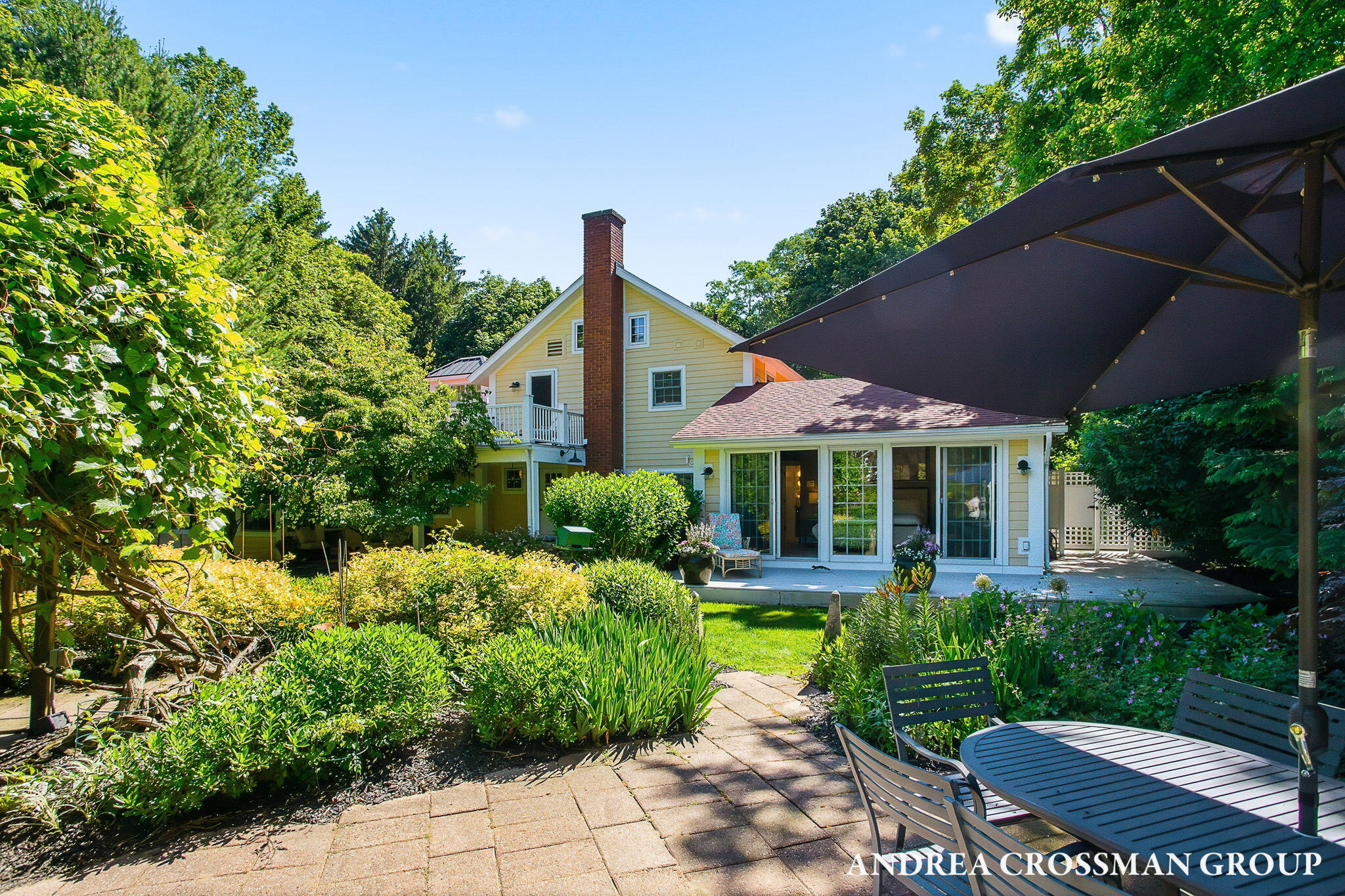 2075 Lakeshore Drive Fennville MI 49408