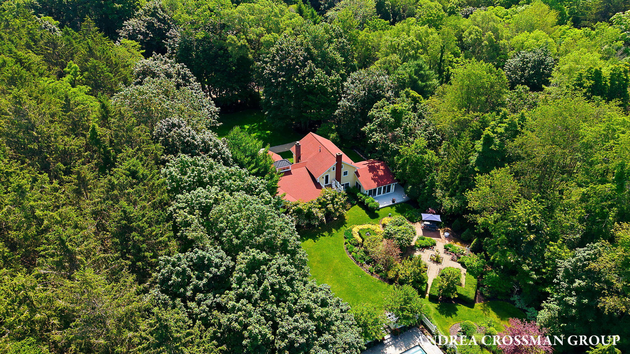 2075 Lakeshore Drive Fennville MI 49408