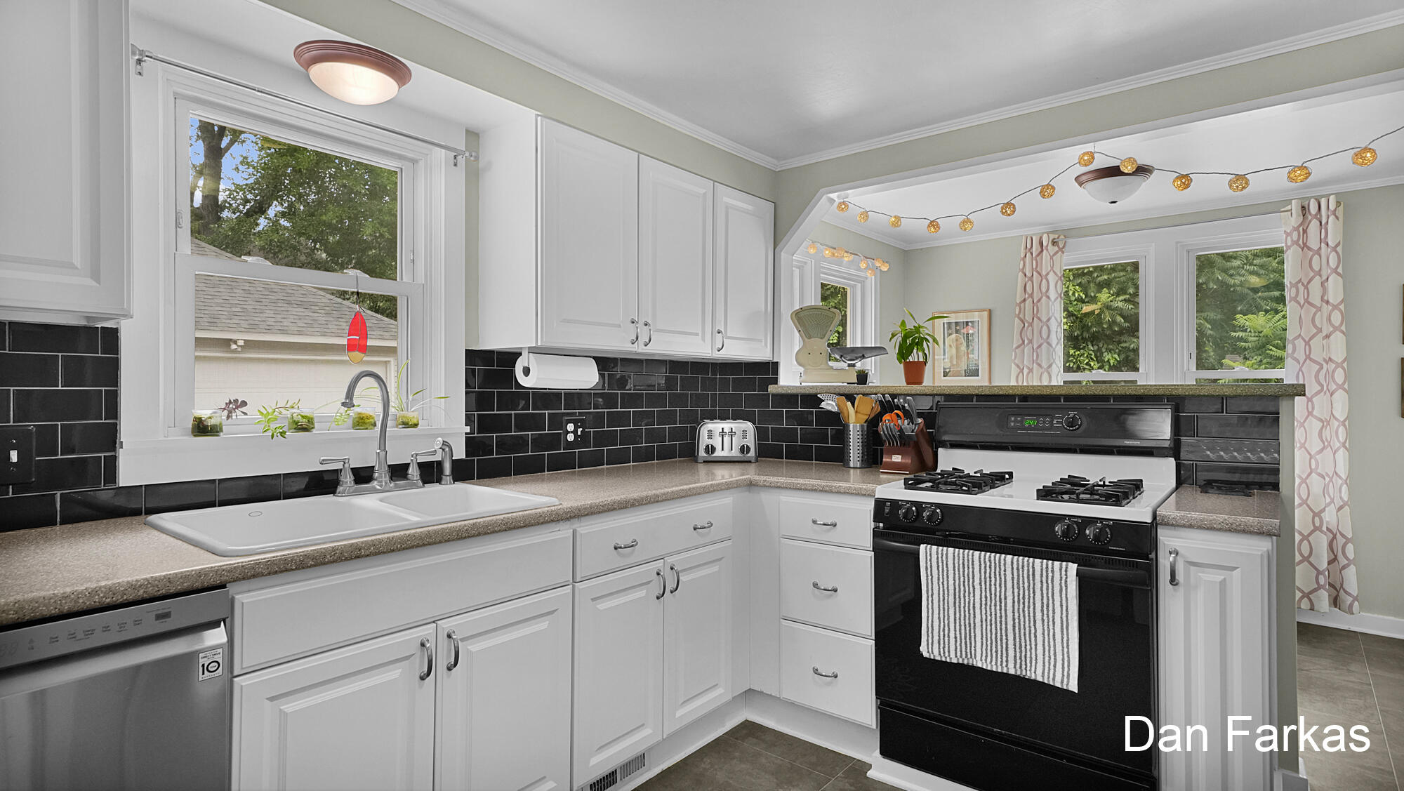 2531 Miller Avenue NW Grand Rapids MI 49544