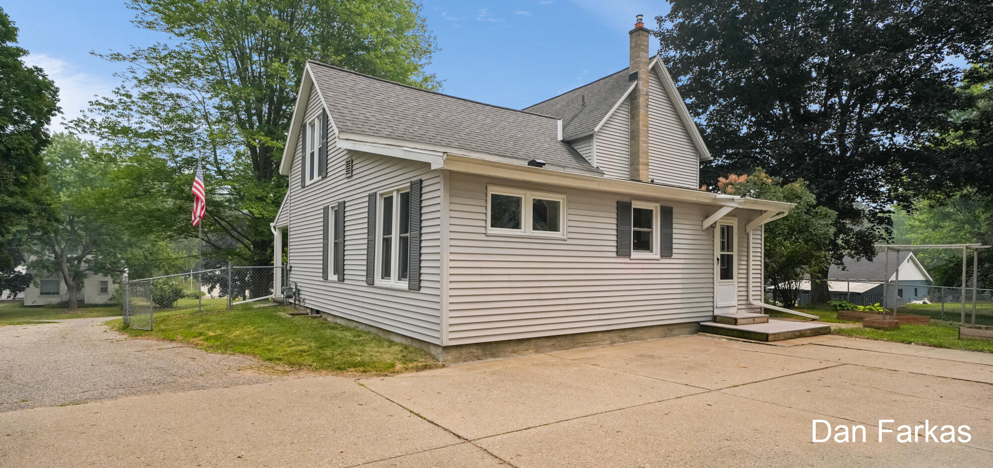 2531 Miller Avenue NW Grand Rapids MI 49544