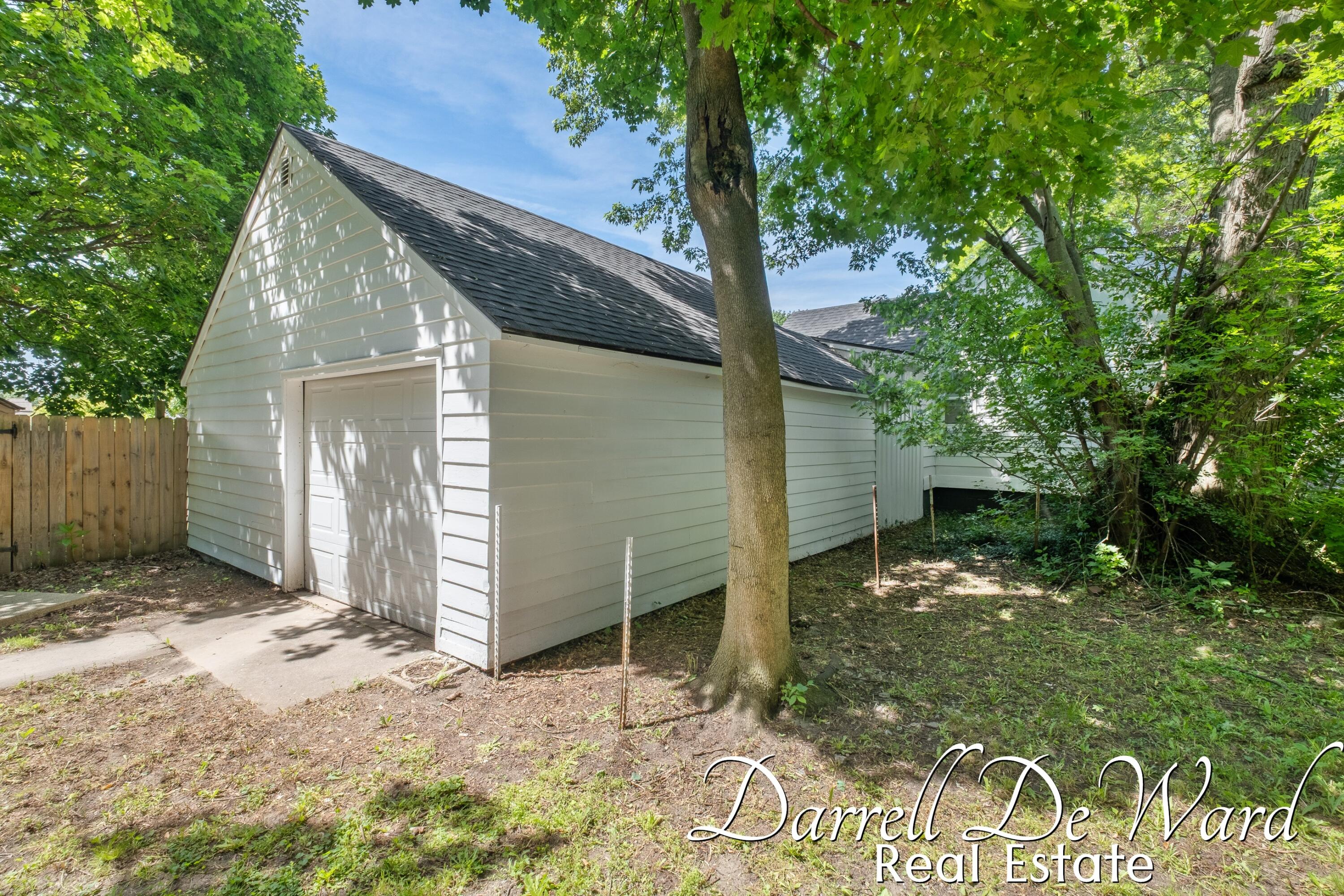 916 Lincoln Avenue NW Grand Rapids MI 49504