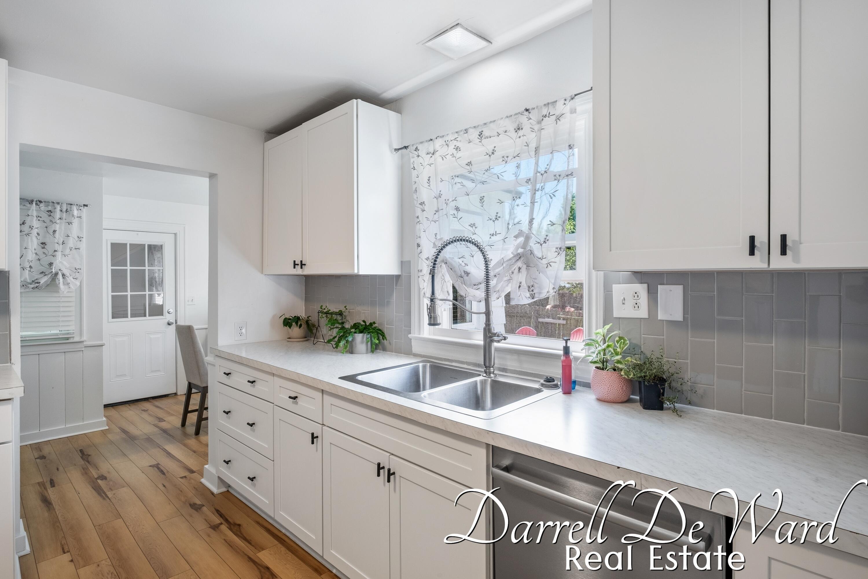916 Lincoln Avenue NW Grand Rapids MI 49504