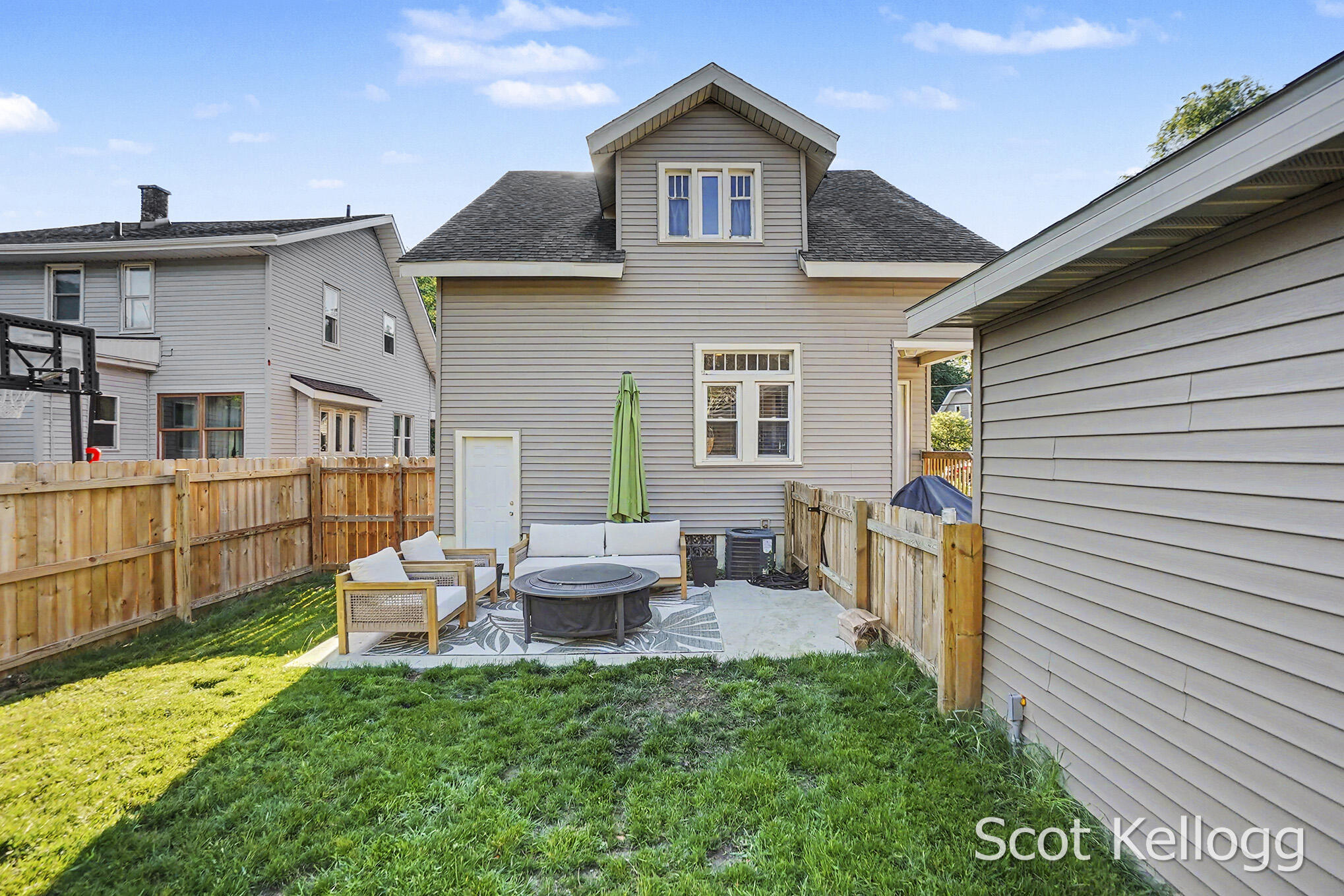 1821 Collins Avenue SE Grand Rapids MI 49507