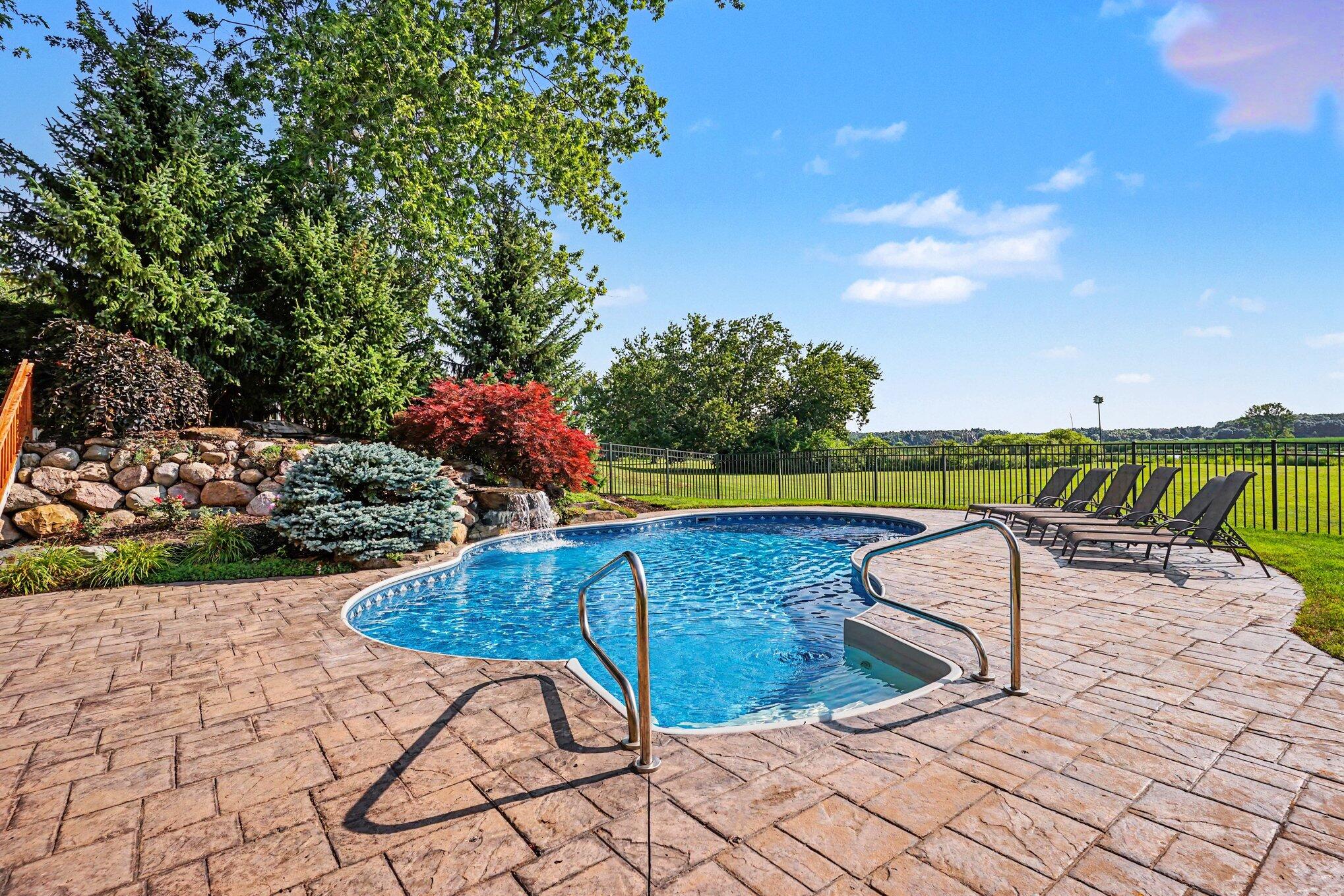 14848 152nd Avenue Grand Haven MI 49417
