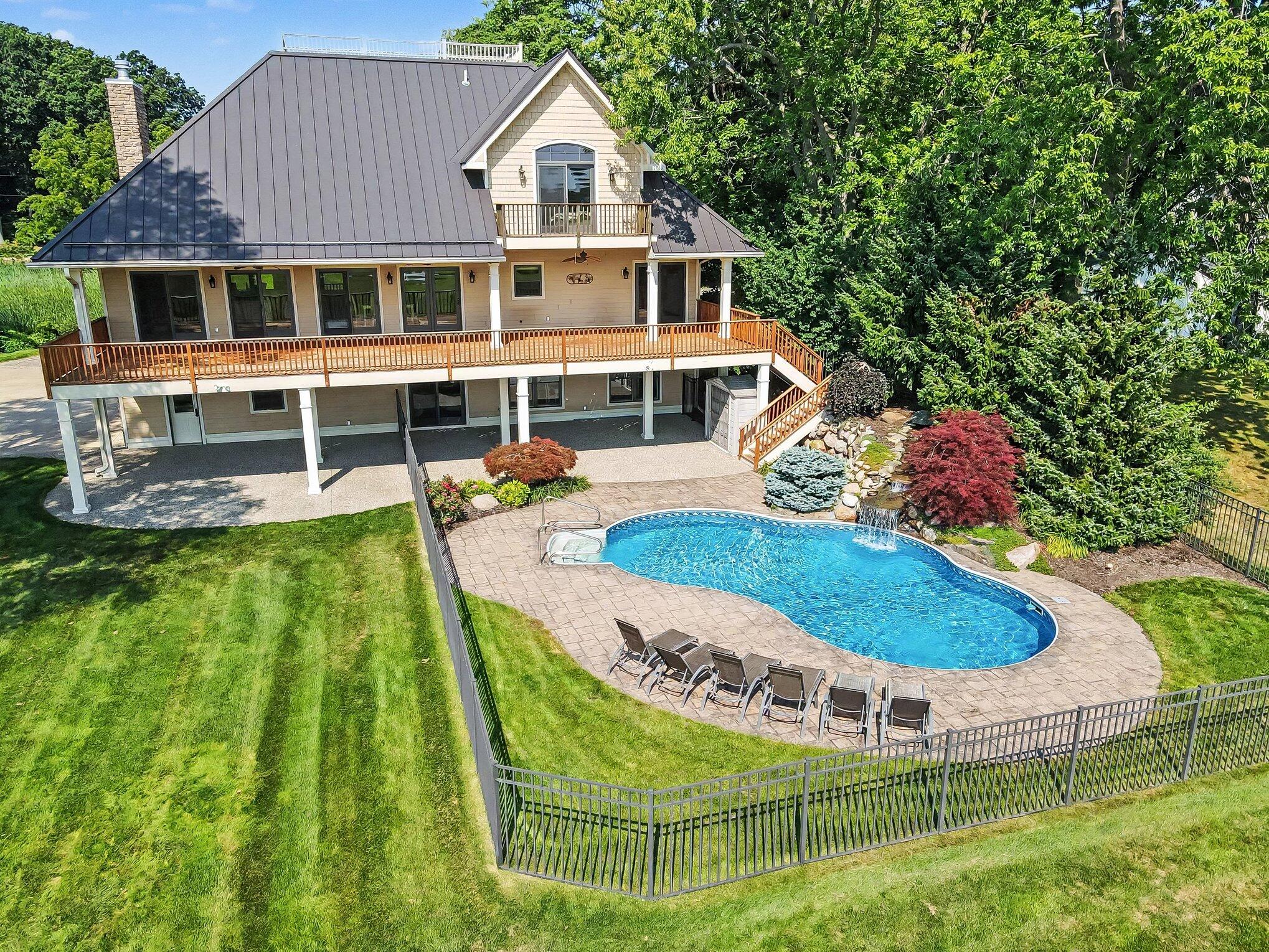 14848 152nd Avenue Grand Haven MI 49417