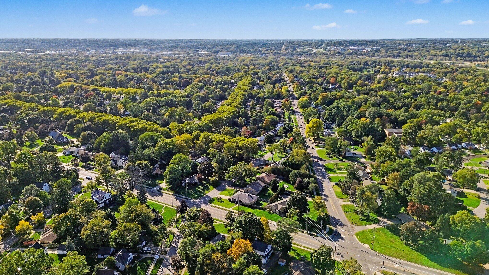 2741 Plainfield Avenue NE Grand Rapids MI 49505