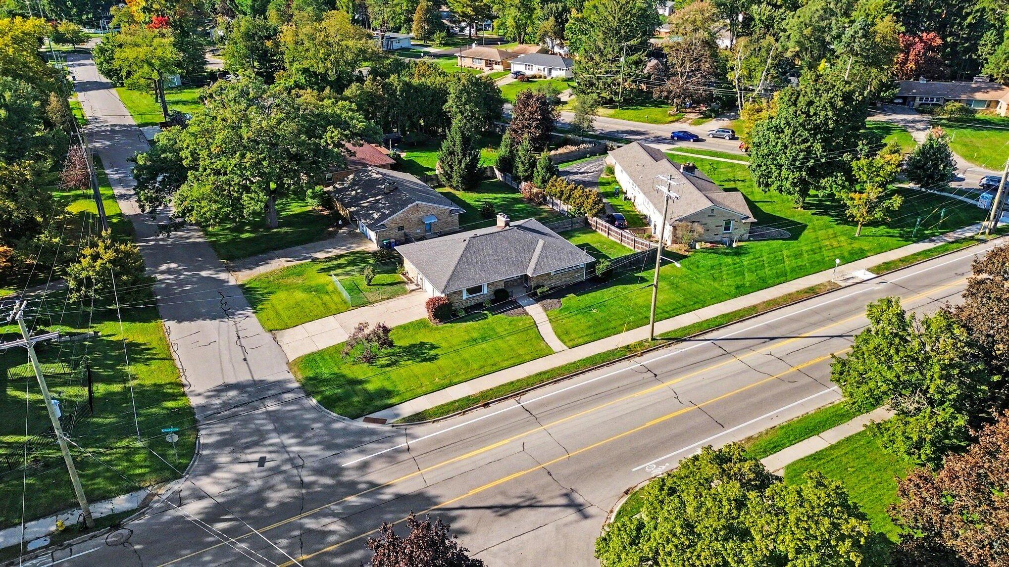 2741 Plainfield Avenue NE Grand Rapids MI 49505