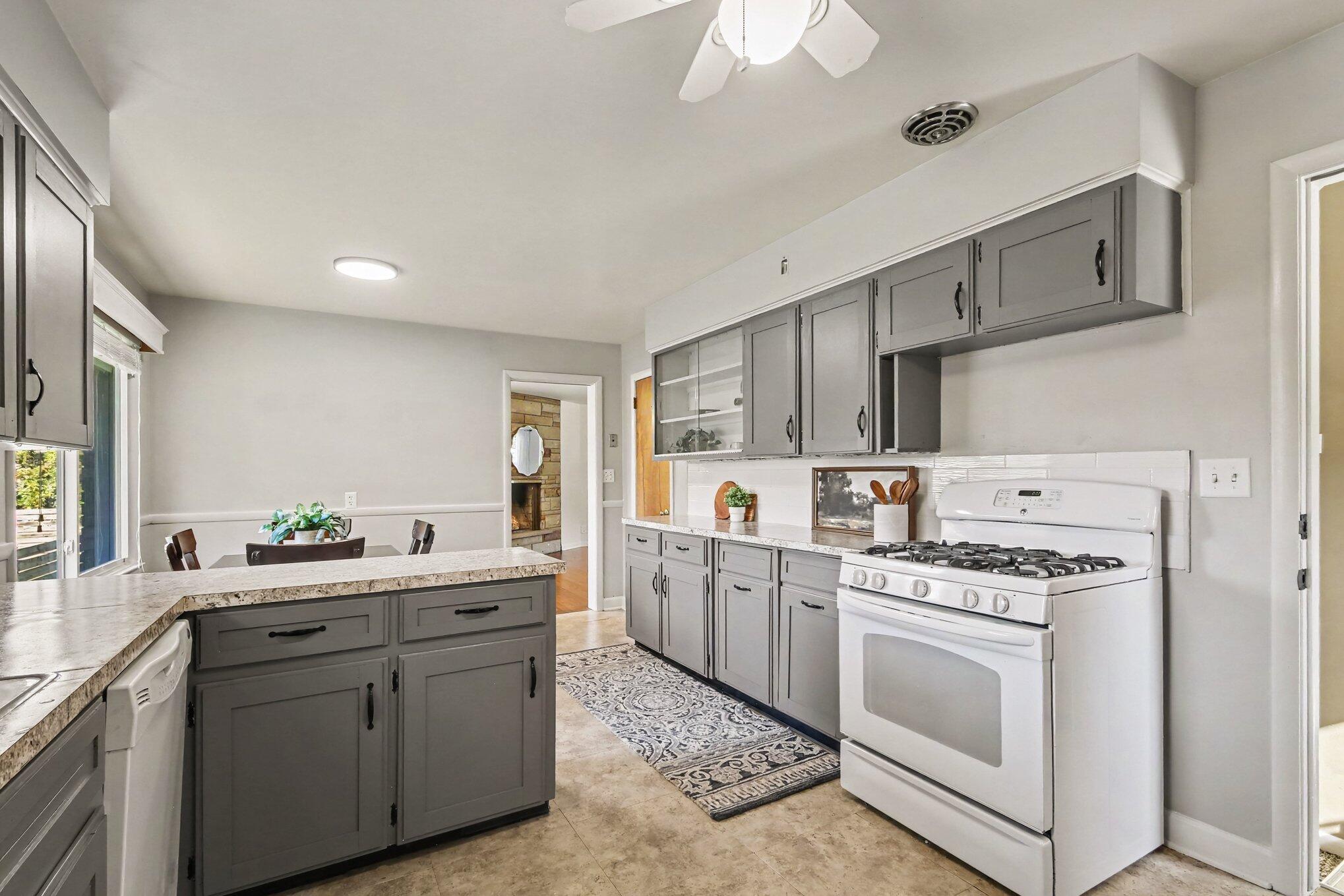 2741 Plainfield Avenue NE Grand Rapids MI 49505
