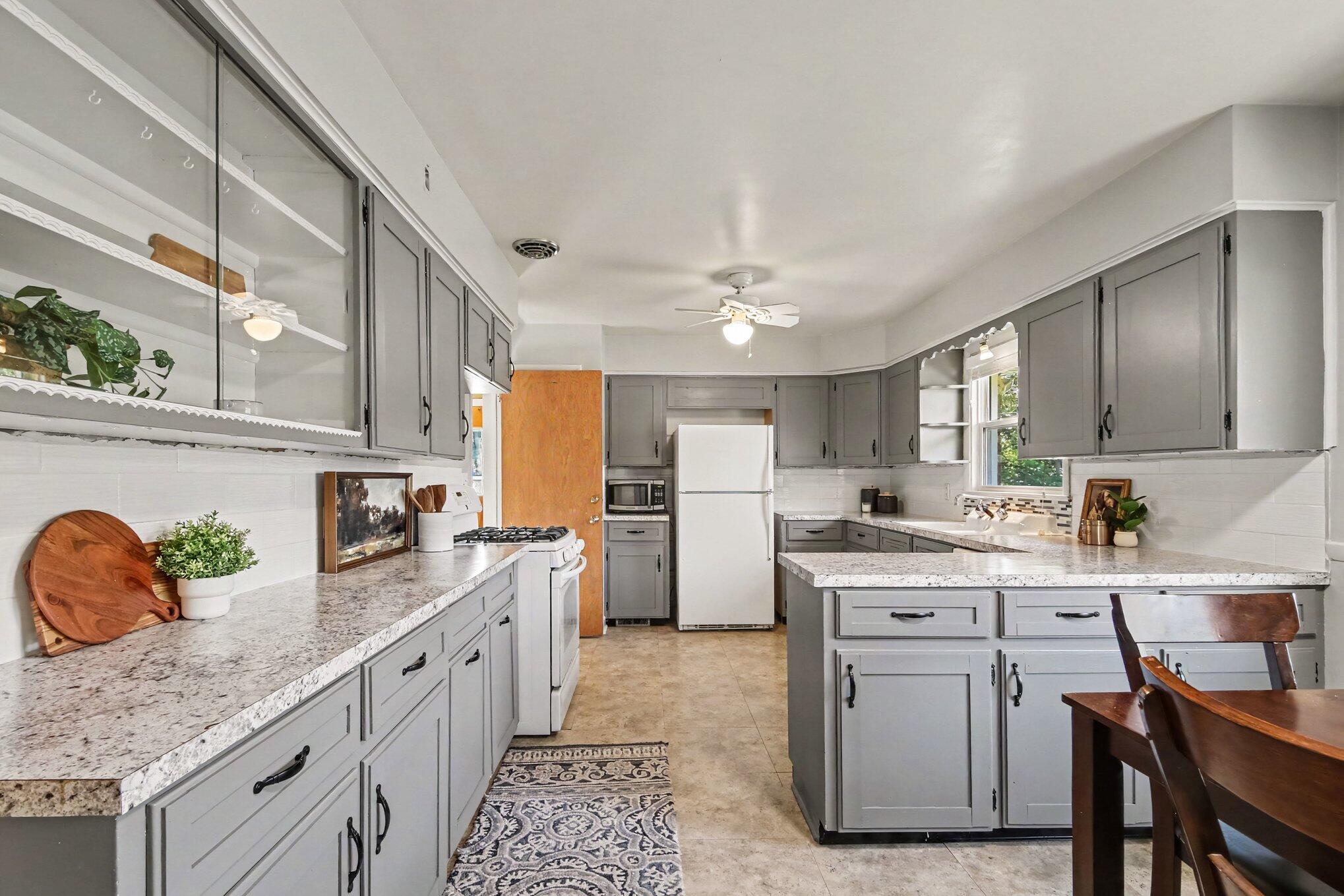2741 Plainfield Avenue NE Grand Rapids MI 49505